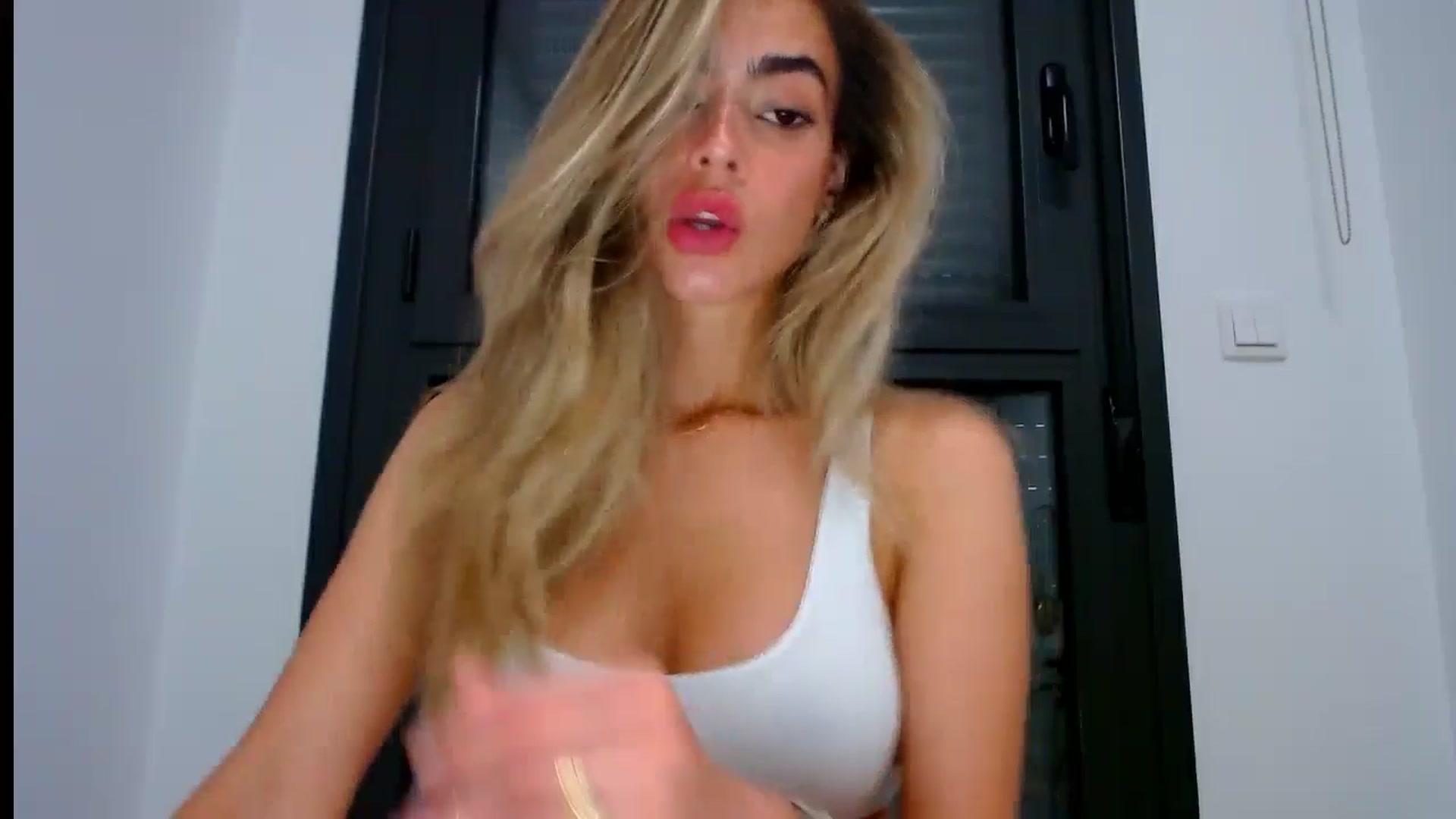 Gallery image thumbnail from fresagirl's myfreecams stream on, 07/15/2024, 20:08 image 7 of 20