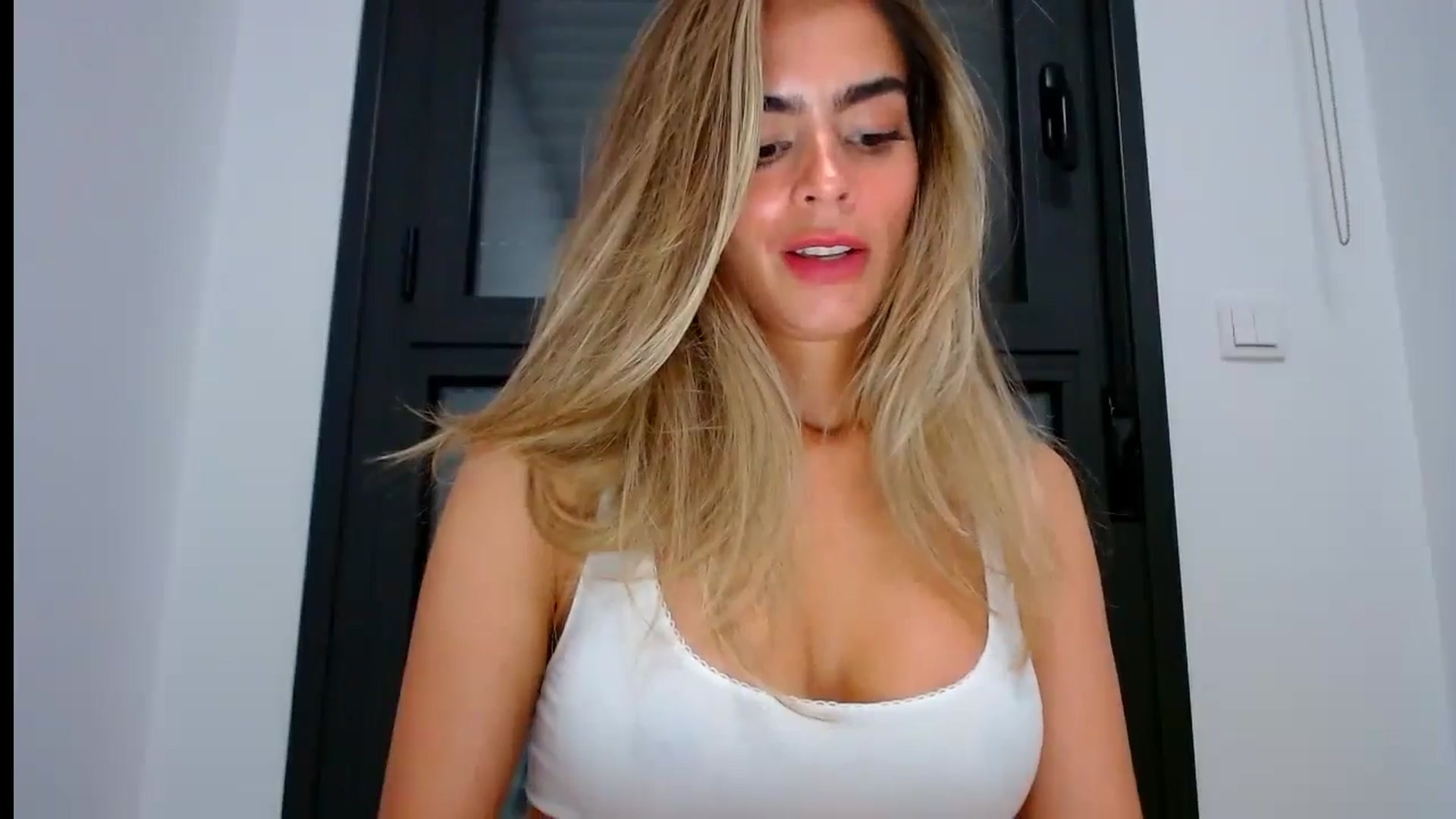 Gallery image thumbnail from fresagirl's myfreecams stream on, 07/15/2024, 20:08 image 12 of 20