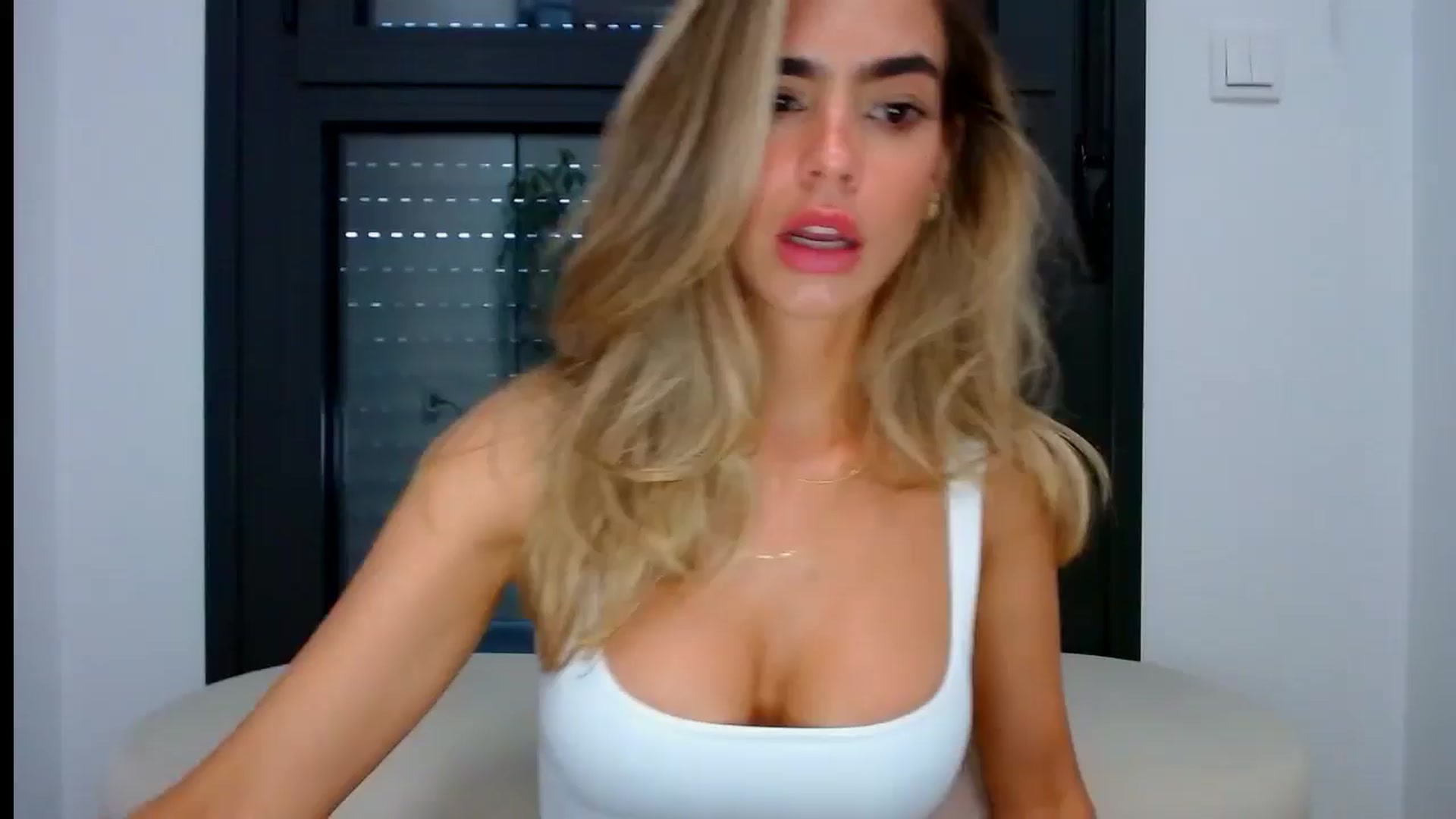 Gallery image thumbnail from fresagirl's myfreecams stream on, 07/22/2024, 19:43 image 1 of 20