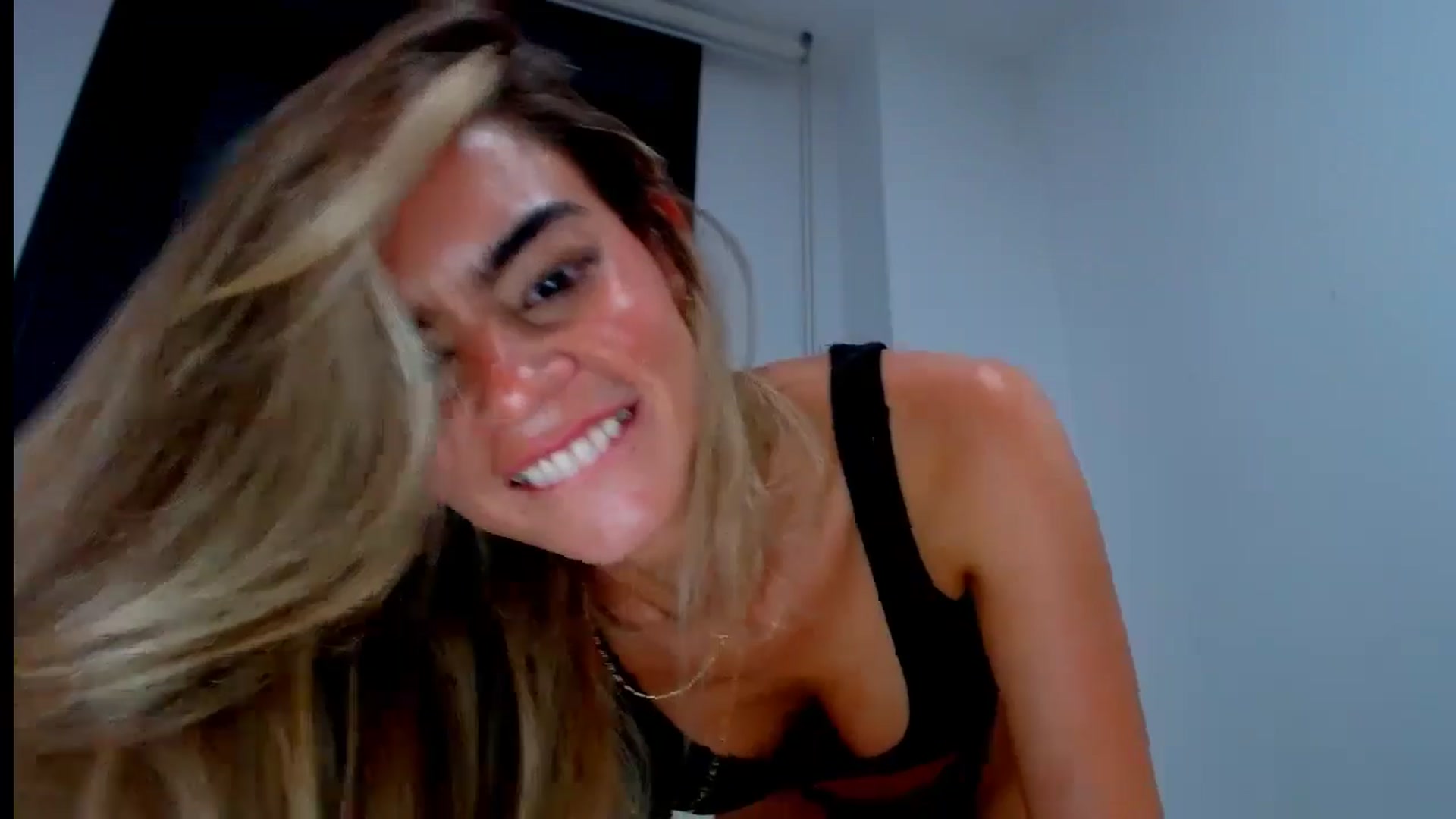 Gallery image thumbnail from fresagirl's myfreecams stream on, 07/23/2024, 19:41 image 12 of 20