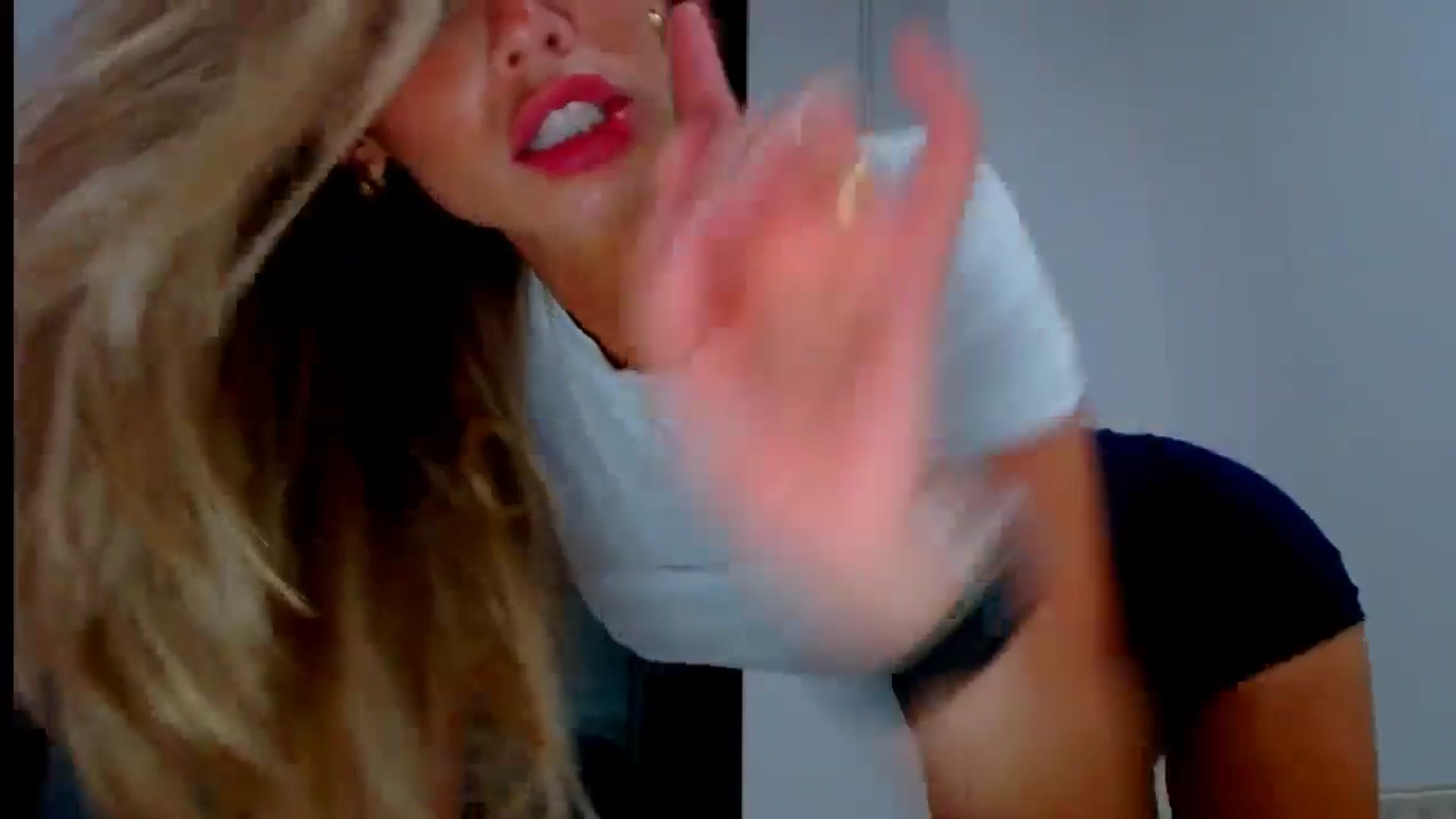 Gallery image thumbnail from fresagirl's myfreecams stream on, 07/24/2024, 21:39 image 4 of 20