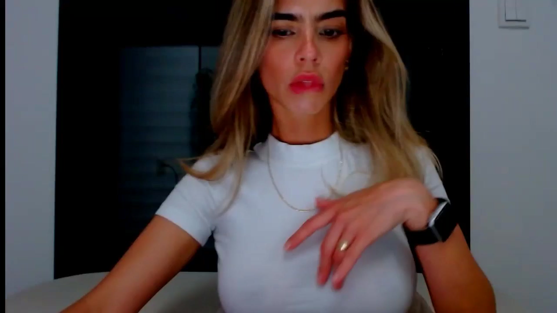 Gallery image thumbnail from fresagirl's myfreecams stream on, 07/24/2024, 21:39 image 5 of 20