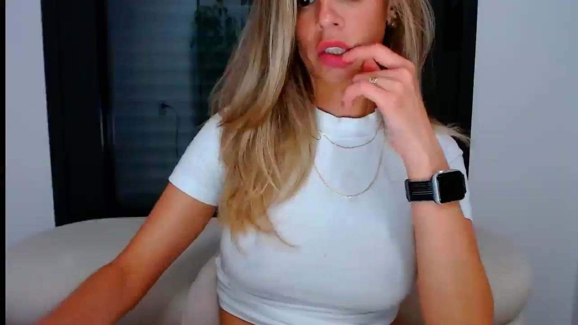 Gallery image thumbnail from fresagirl's myfreecams stream on, 07/24/2024, 21:55 image 16 of 20