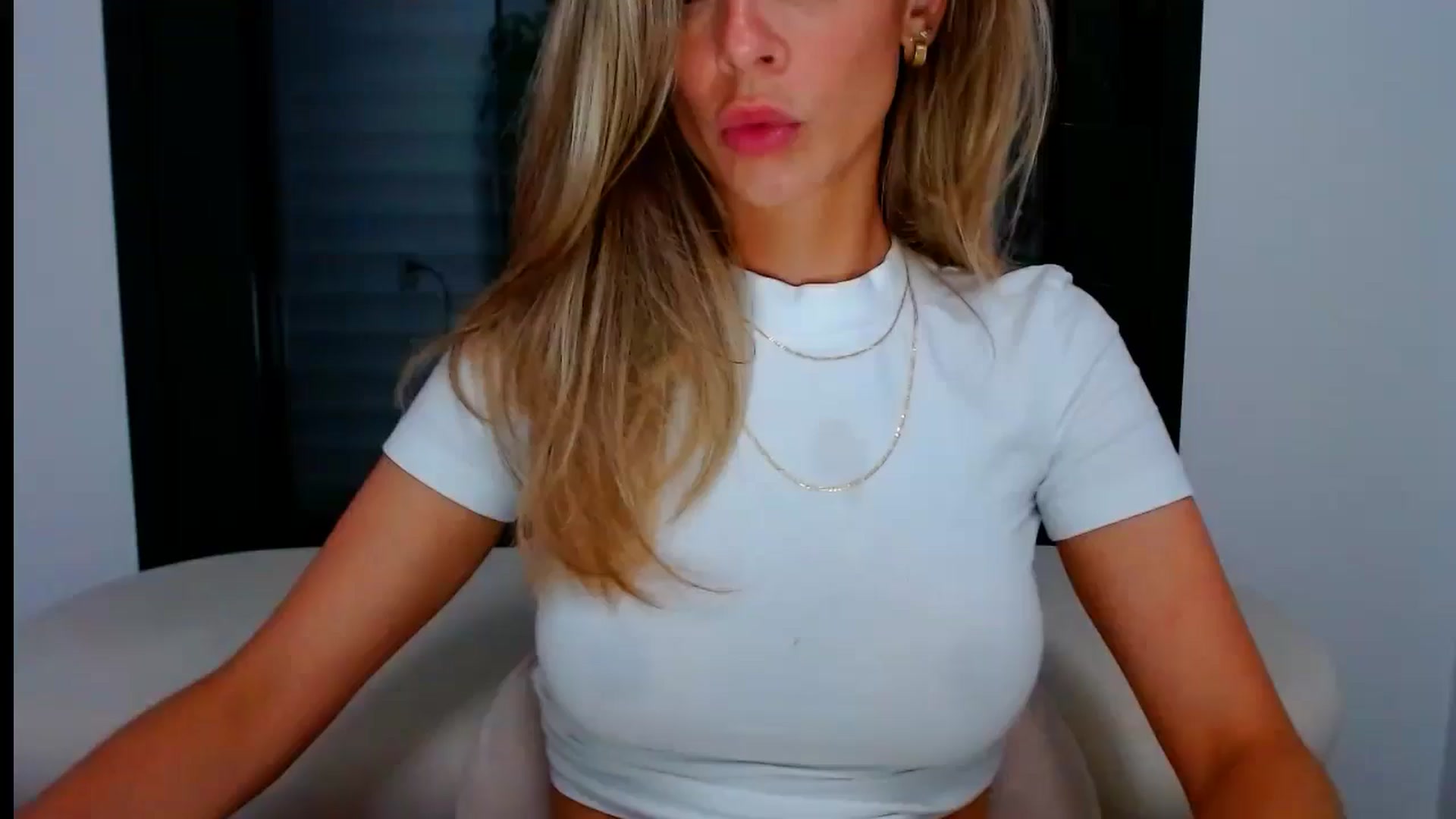 Gallery image thumbnail from fresagirl's myfreecams stream on, 07/24/2024, 21:55 image 20 of 20