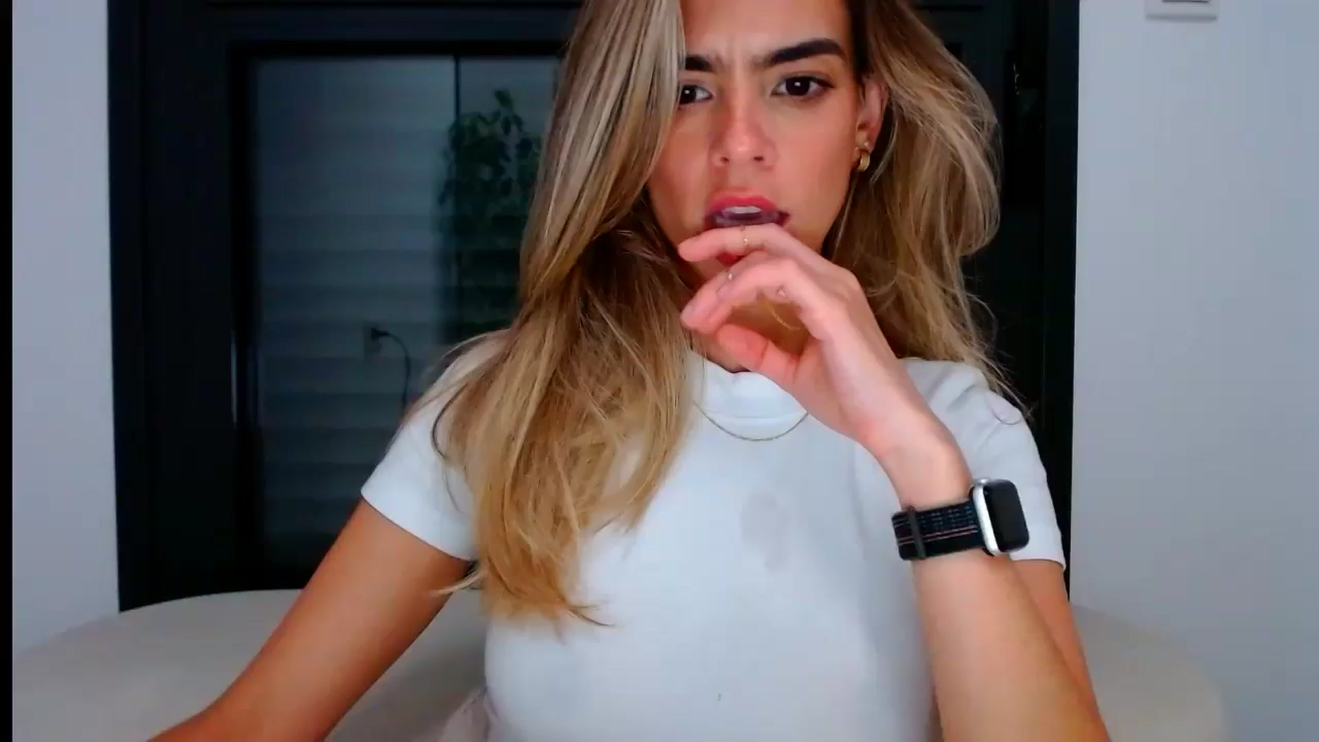 Gallery image thumbnail from fresagirl's myfreecams stream on, 07/24/2024, 21:55 image 12 of 20