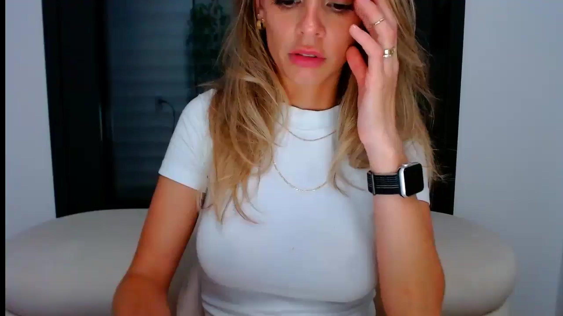 Gallery image thumbnail from fresagirl's myfreecams stream on, 07/24/2024, 22:24 image 3 of 20