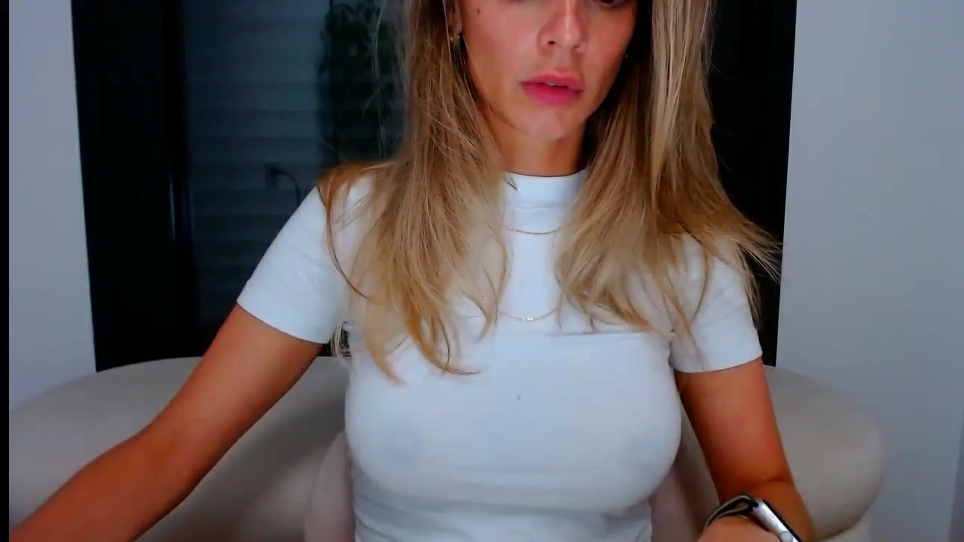 Gallery image thumbnail from fresagirl's myfreecams stream on, 07/24/2024, 22:24 image 10 of 20