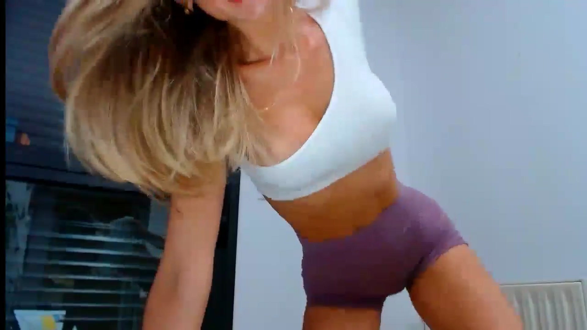 Gallery image thumbnail from fresagirl's myfreecams stream on, 07/25/2024, 21:28 image 12 of 20