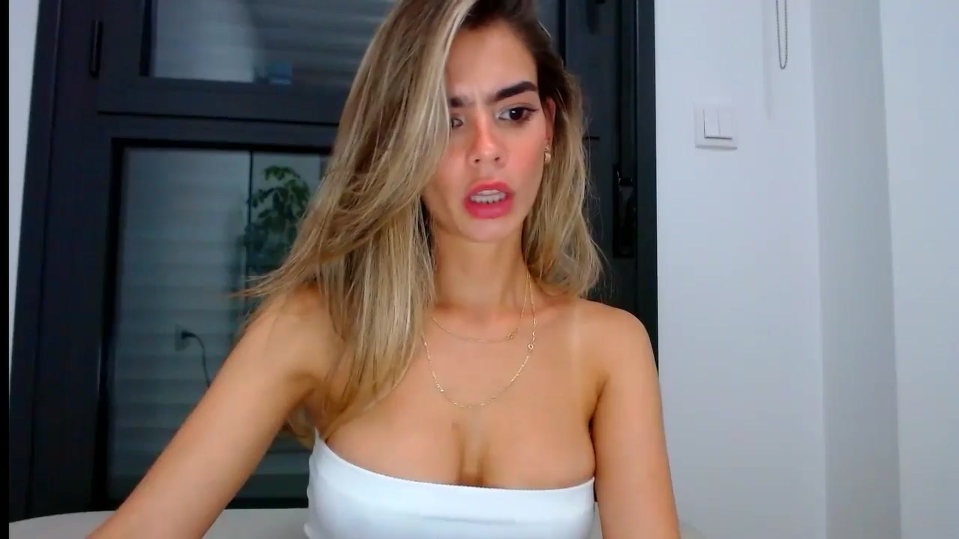 Gallery image thumbnail from fresagirl's myfreecams stream on, 08/01/2024, 20:28 image 19 of 20