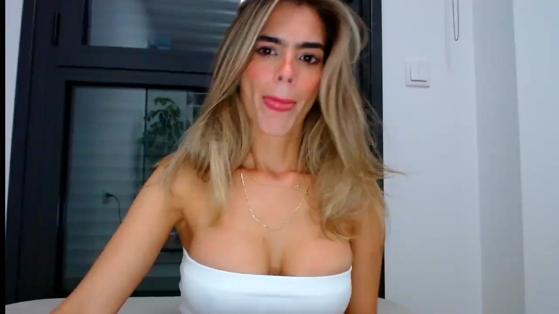 Gallery image thumbnail from fresagirl's myfreecams stream on, 08/01/2024, 20:28 image 13 of 20