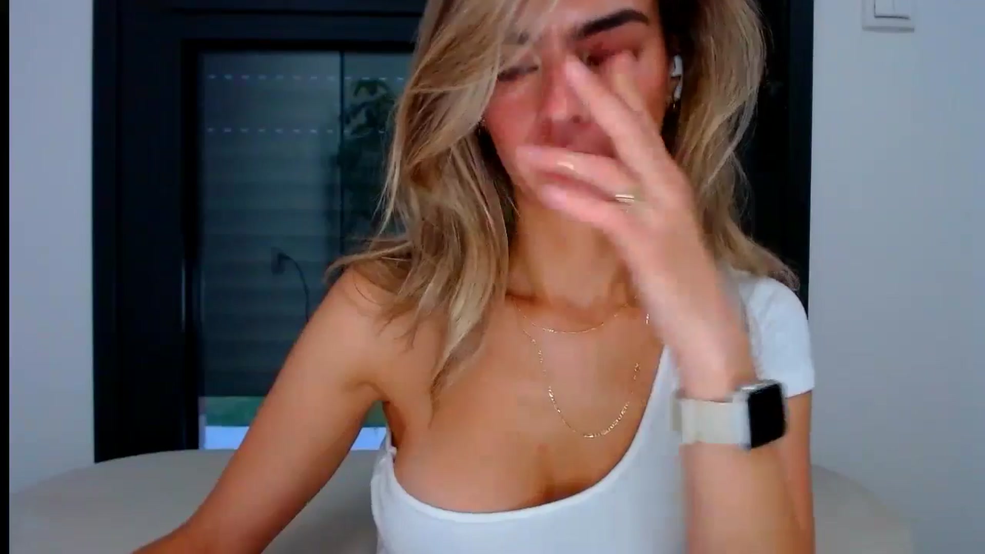 Gallery image thumbnail from fresagirl's myfreecams stream on, 08/05/2024, 19:41 image 18 of 20