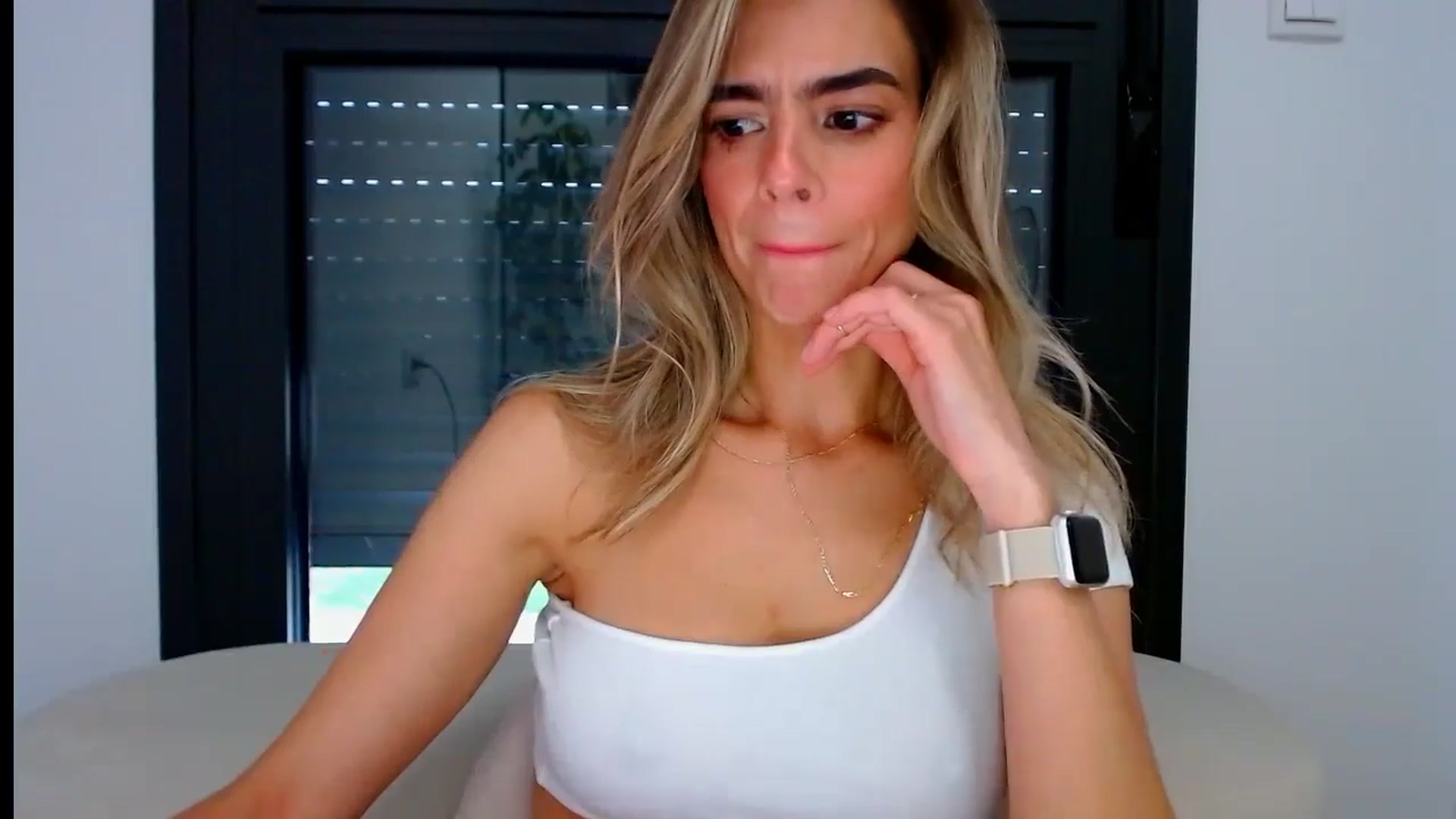 Gallery image thumbnail from fresagirl's myfreecams stream on, 08/05/2024, 19:41 image 8 of 20