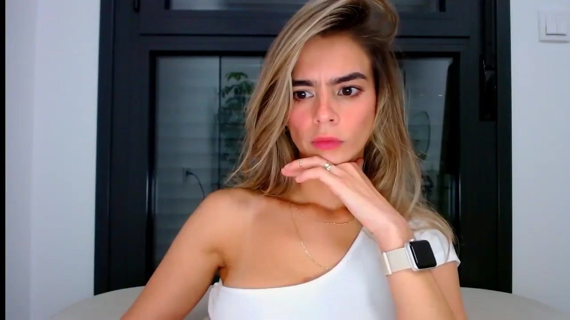 Gallery image thumbnail from fresagirl's myfreecams stream on, 08/05/2024, 20:44 image 8 of 20