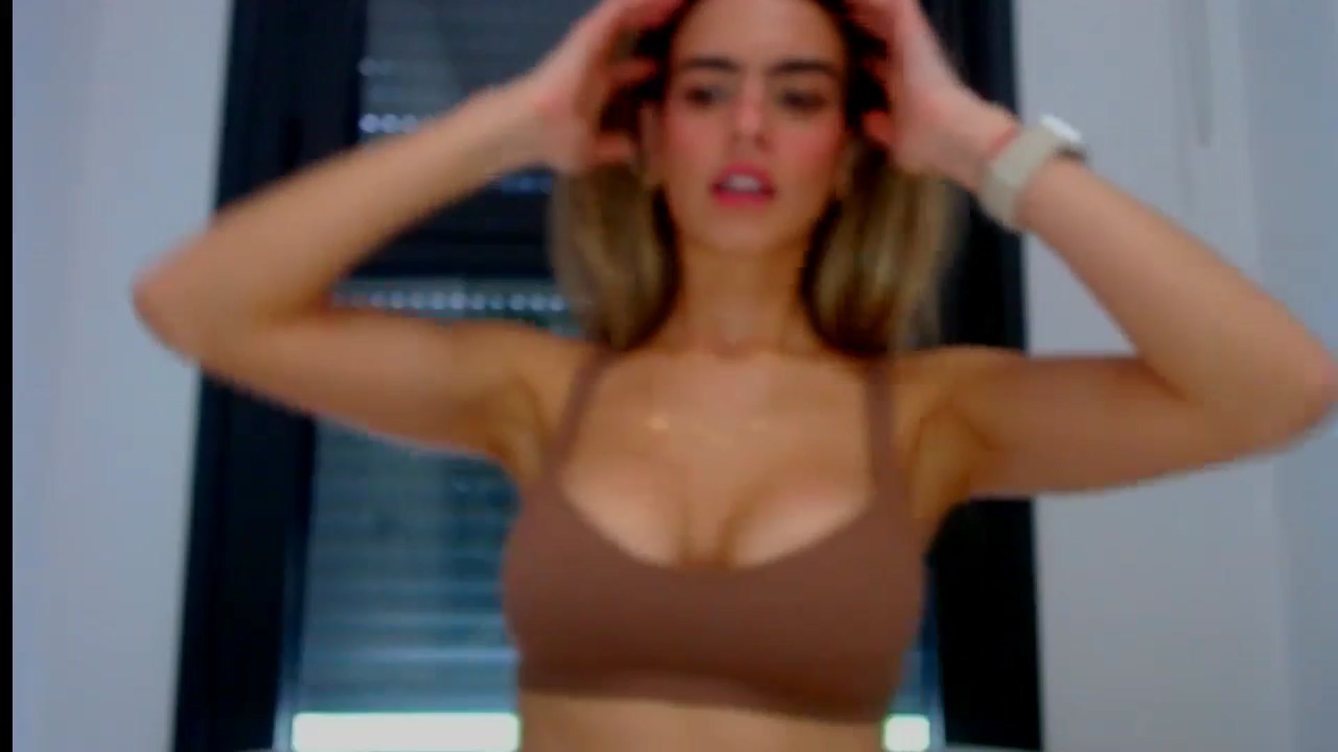 Gallery image thumbnail from fresagirl's myfreecams stream on, 08/07/2024, 19:38 image 5 of 20