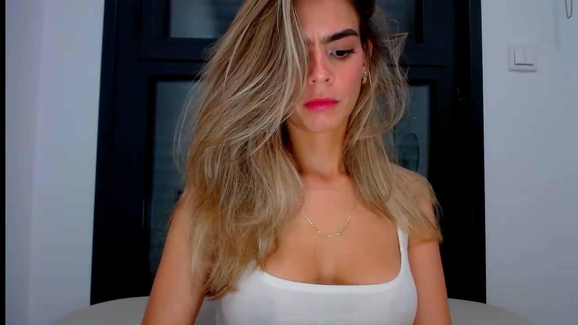 Gallery image thumbnail from fresagirl's myfreecams stream on, 08/13/2024, 19:06 image 6 of 20