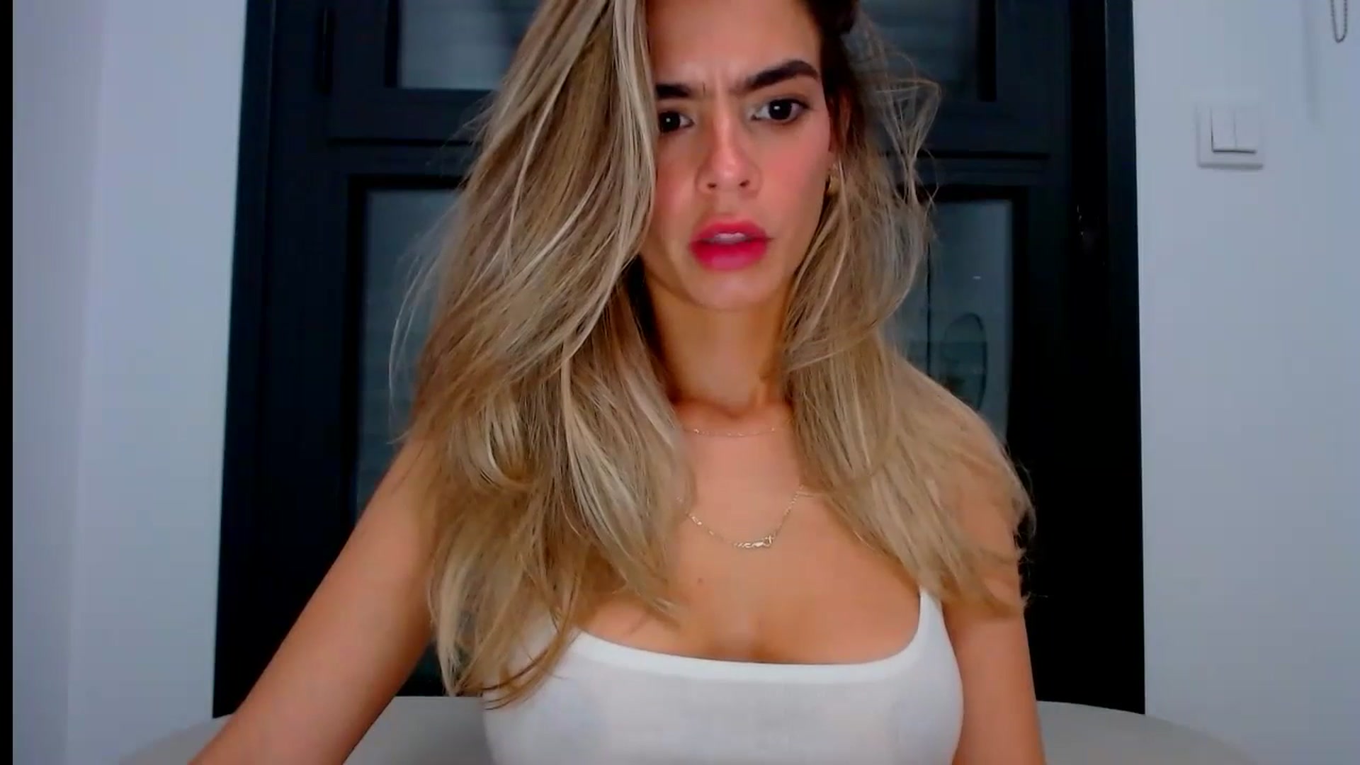 Gallery image thumbnail from fresagirl's myfreecams stream on, 08/13/2024, 19:06 image 7 of 20