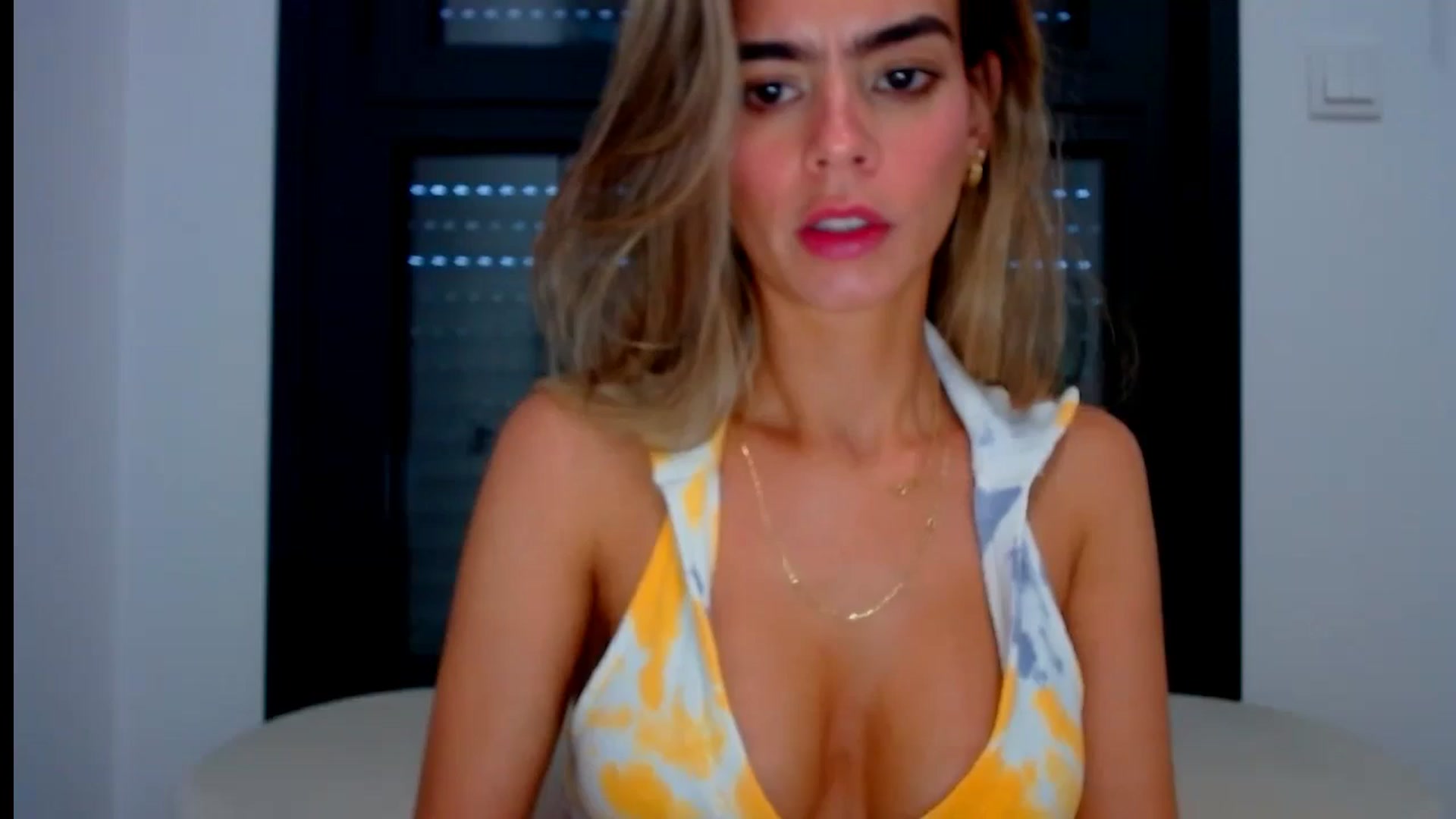 Gallery image thumbnail from fresagirl's myfreecams stream on, 08/14/2024, 21:00 image 1 of 20
