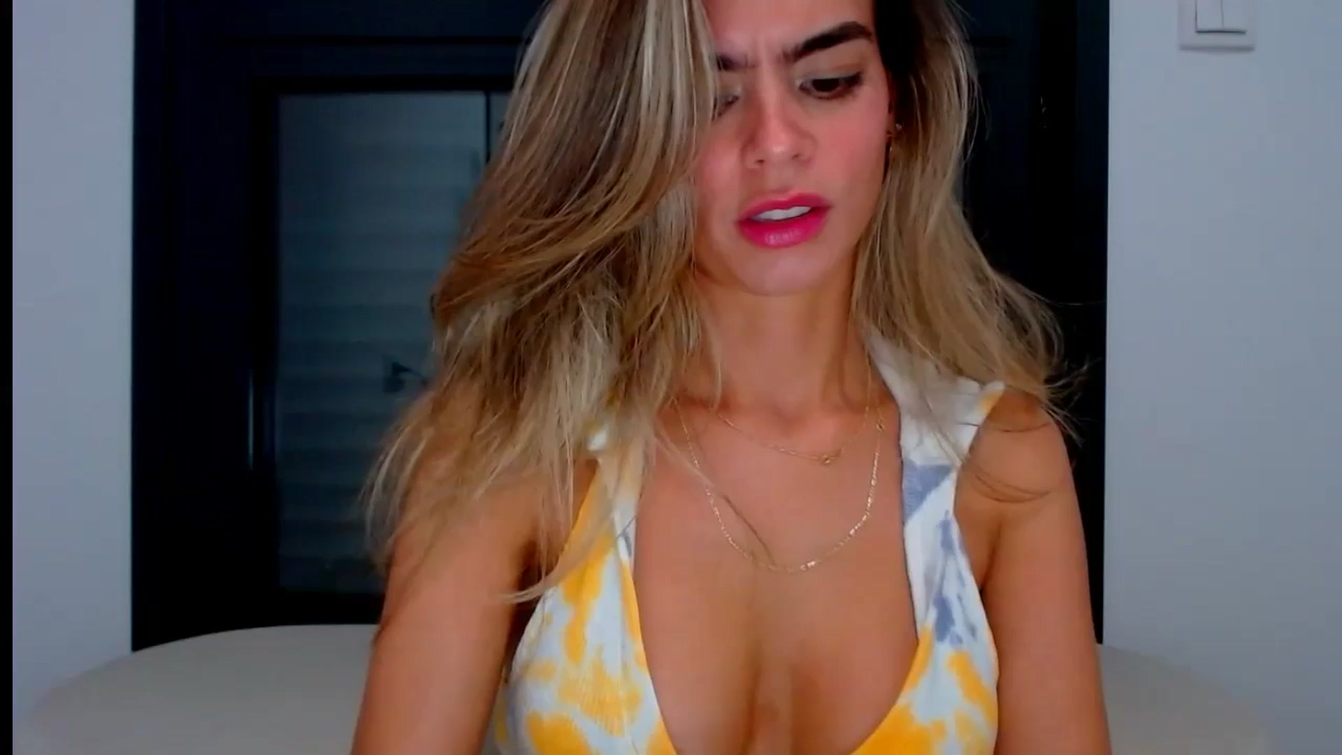 Gallery image thumbnail from fresagirl's myfreecams stream on, 08/14/2024, 22:33 image 1 of 20