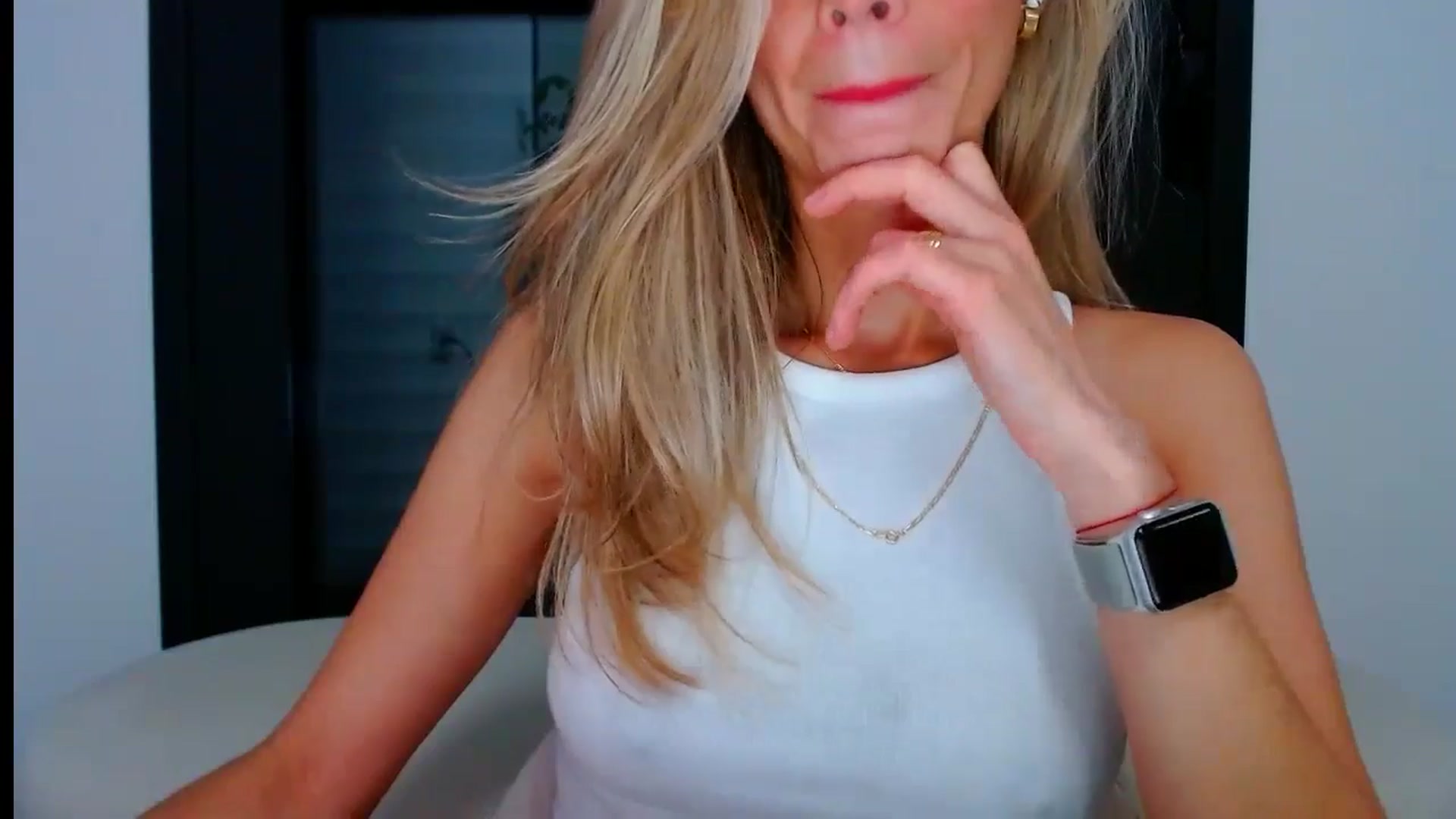 Gallery image thumbnail from fresagirl's myfreecams stream on, 08/26/2024, 21:51 image 15 of 20