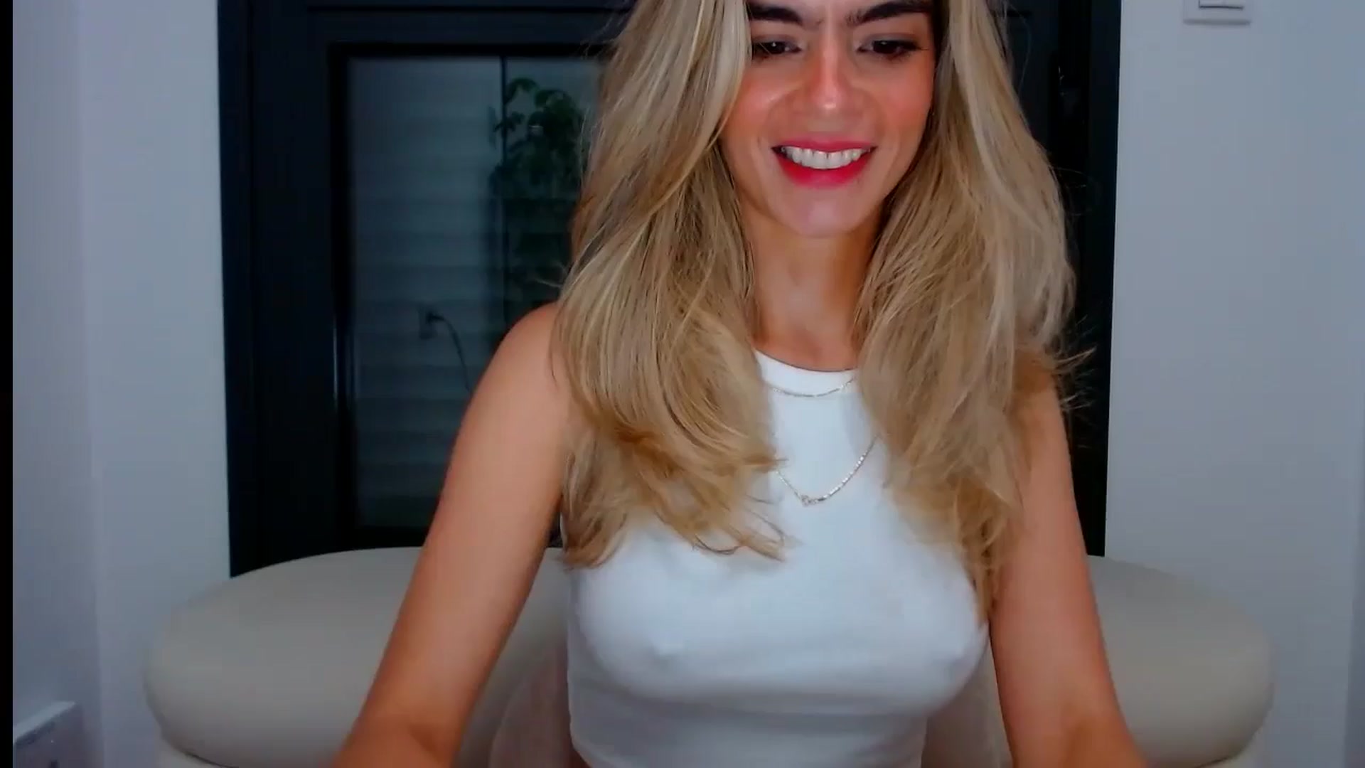 Gallery image thumbnail from fresagirl's myfreecams stream on, 08/26/2024, 21:51 image 1 of 20