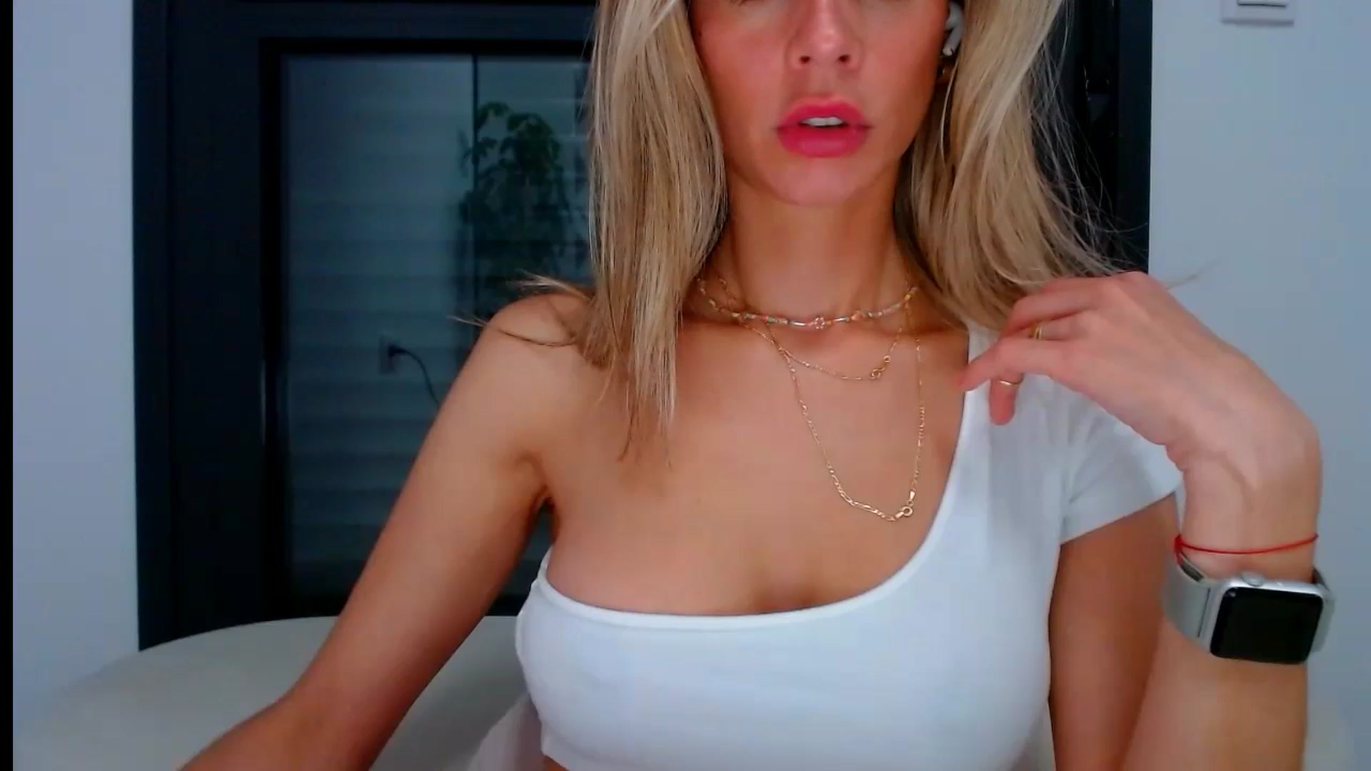 Gallery image thumbnail from fresagirl's myfreecams stream on, 08/27/2024, 21:26 image 12 of 20