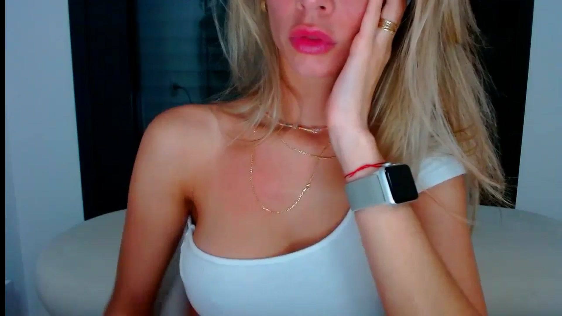 Gallery image thumbnail from fresagirl's myfreecams stream on, 08/27/2024, 22:19 image 9 of 20