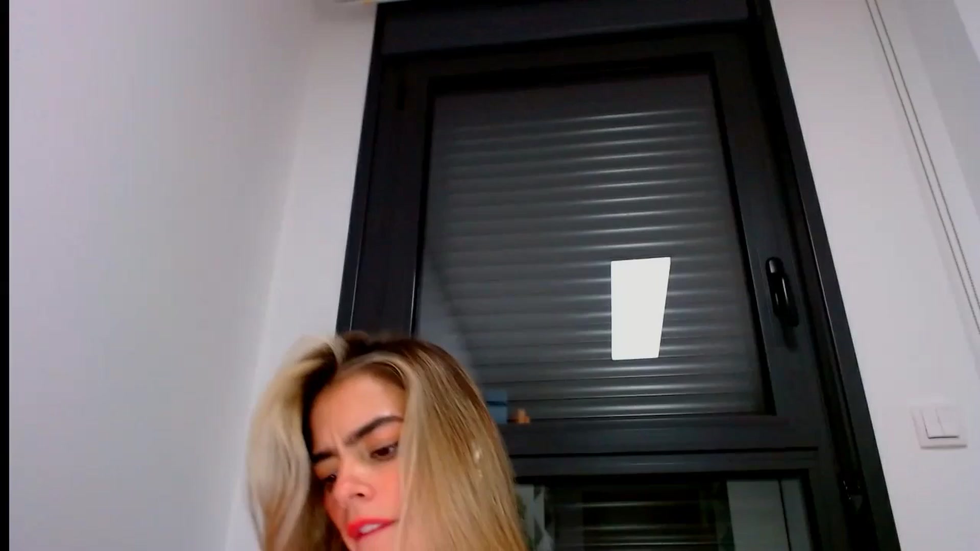 Gallery image thumbnail from fresagirl's myfreecams stream on, 10/01/2024, 23:15 image 1 of 20