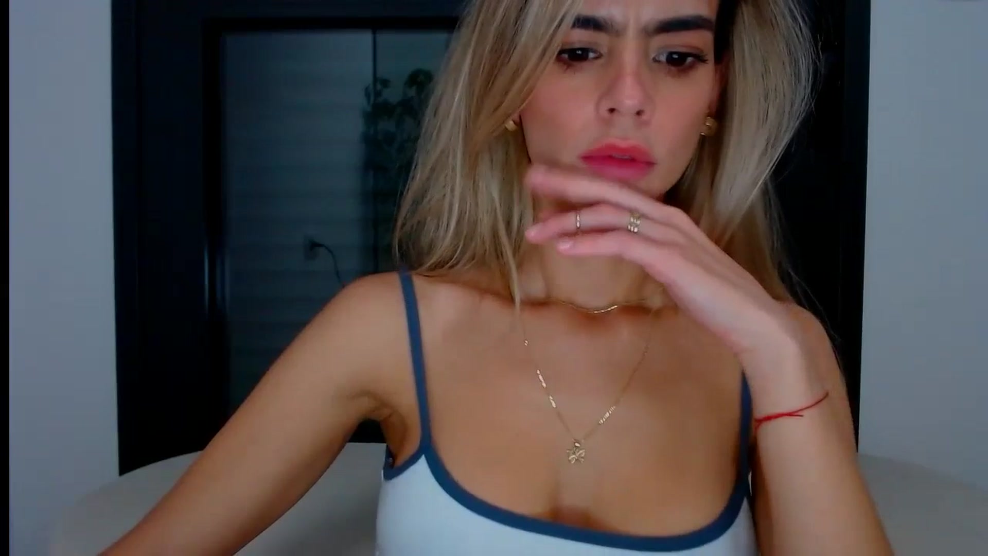 Gallery image thumbnail from fresagirl's myfreecams stream on, 10/02/2024, 23:00 image 2 of 20