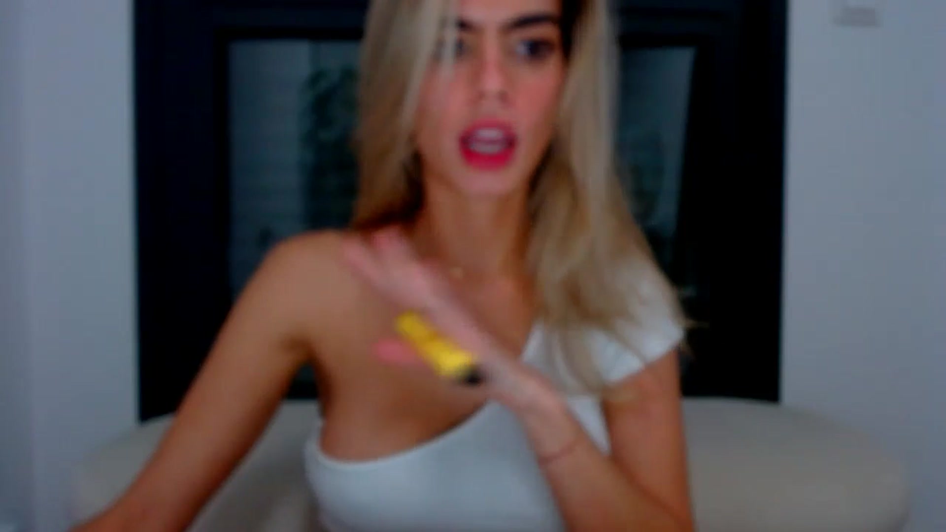 Gallery image thumbnail from fresagirl's myfreecams stream on, 10/09/2024, 23:13 image 19 of 20
