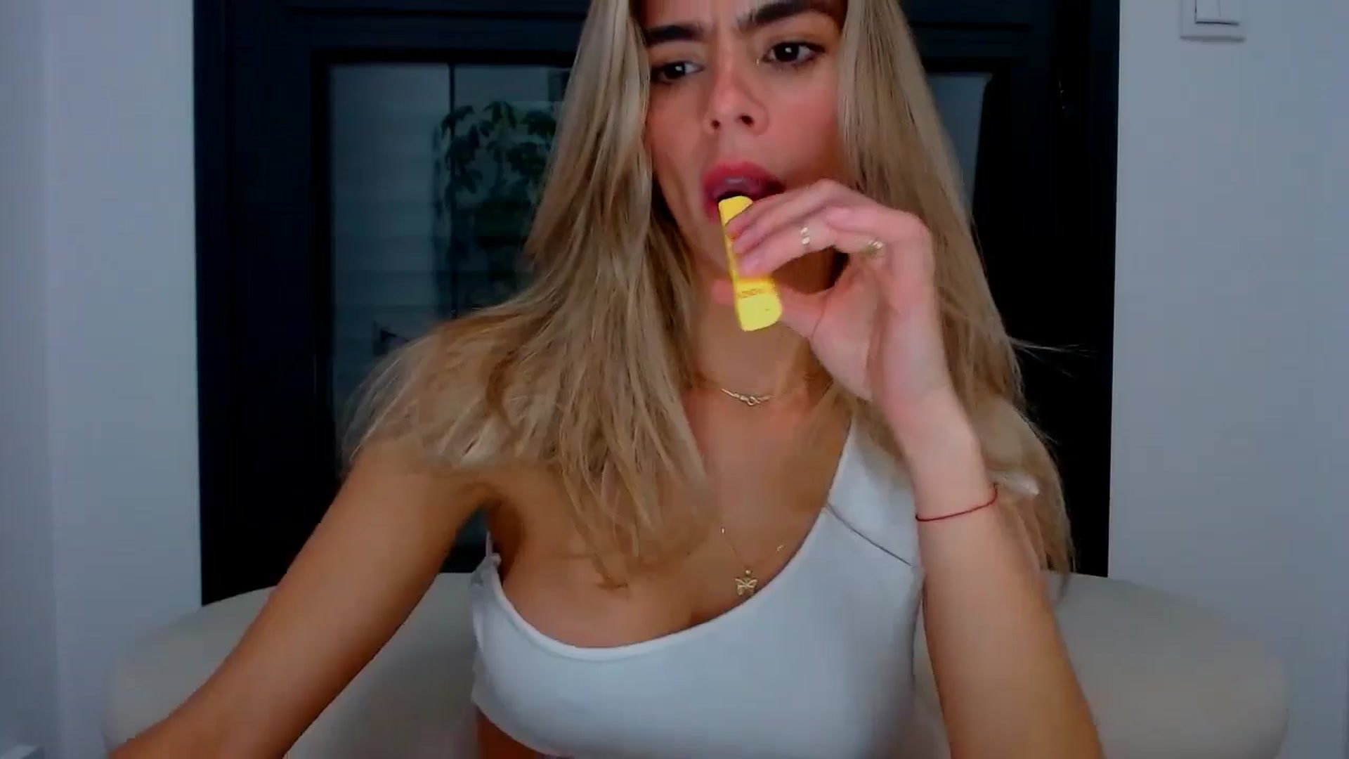 Gallery image thumbnail from fresagirl's myfreecams stream on, 10/09/2024, 23:13 image 16 of 20