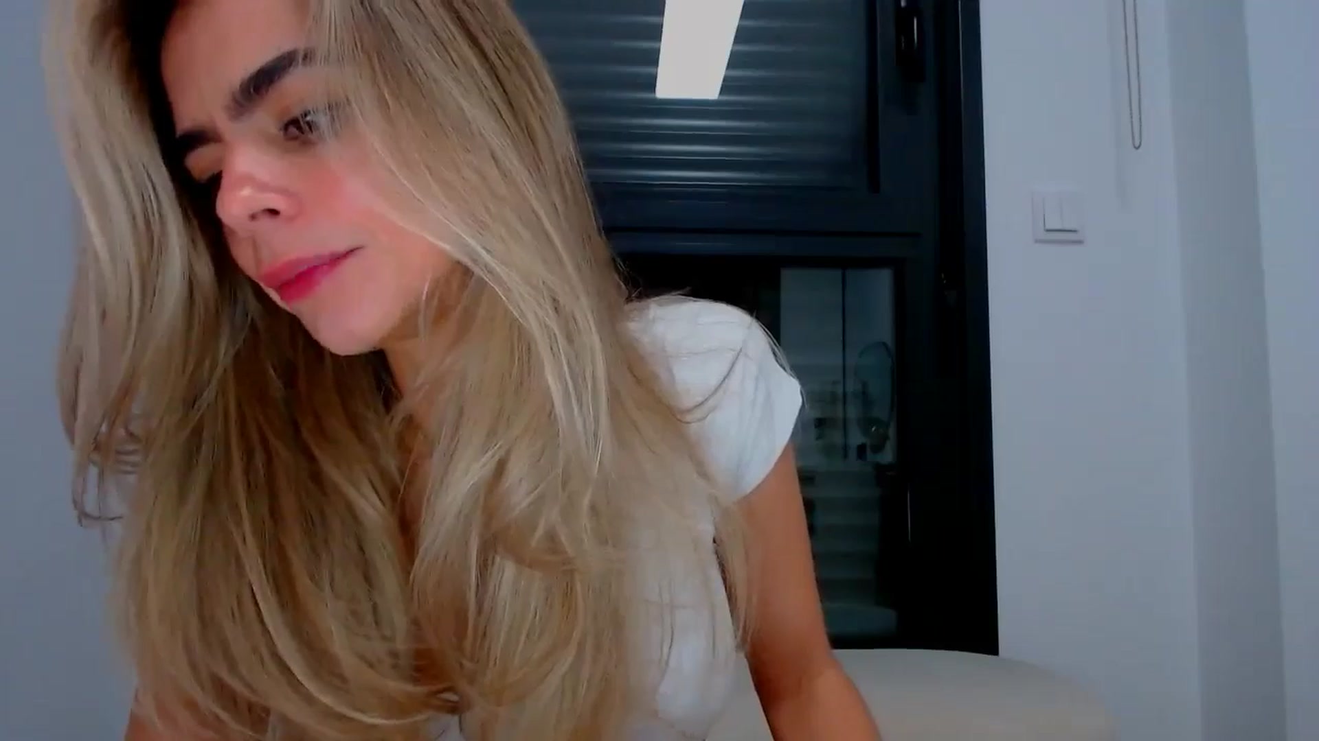 Gallery image thumbnail from fresagirl's myfreecams stream on, 10/09/2024, 23:13 image 20 of 20