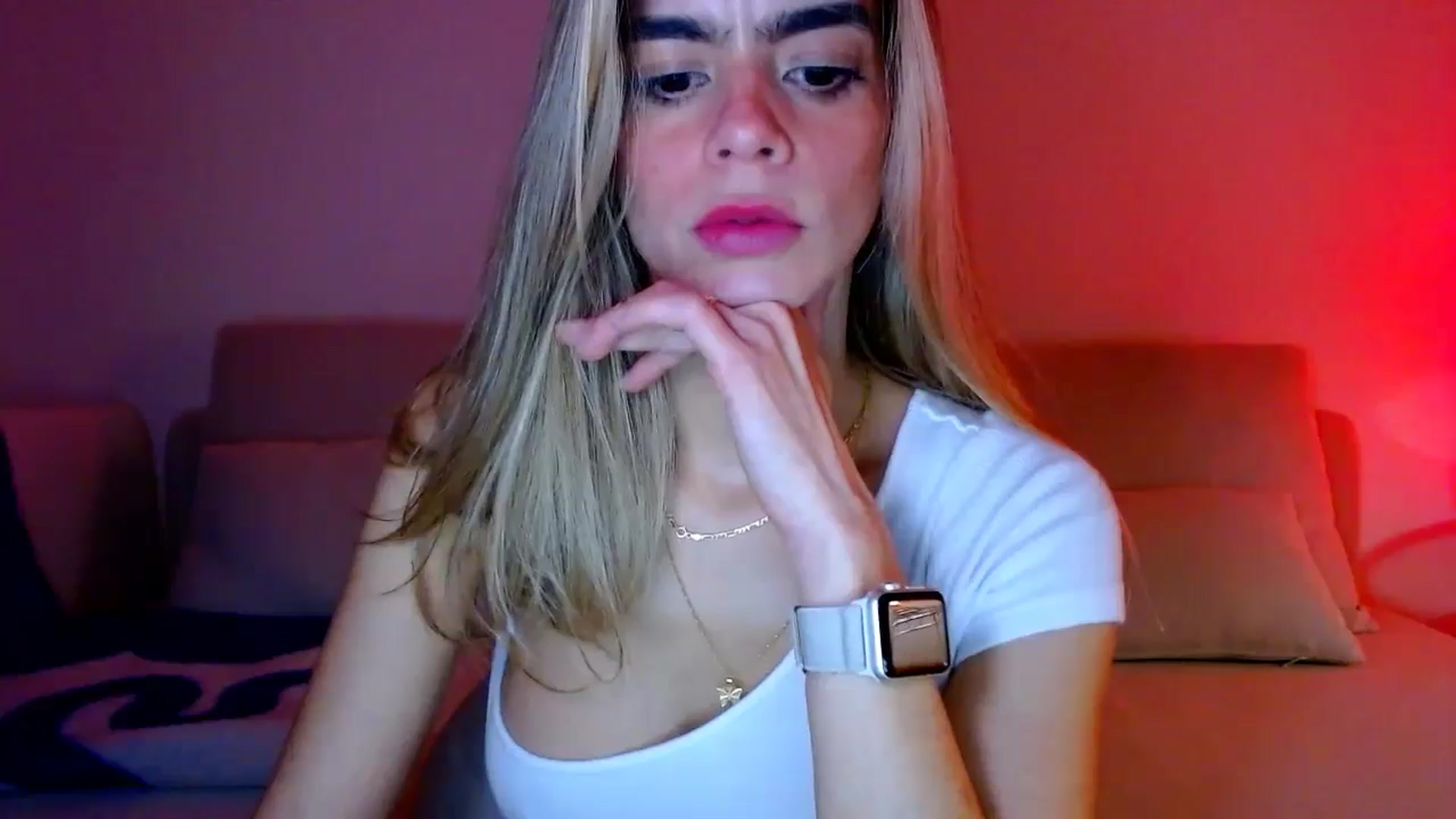 Gallery image thumbnail from fresagirl's myfreecams stream on, 11/25/2024, 21:52 image 17 of 20