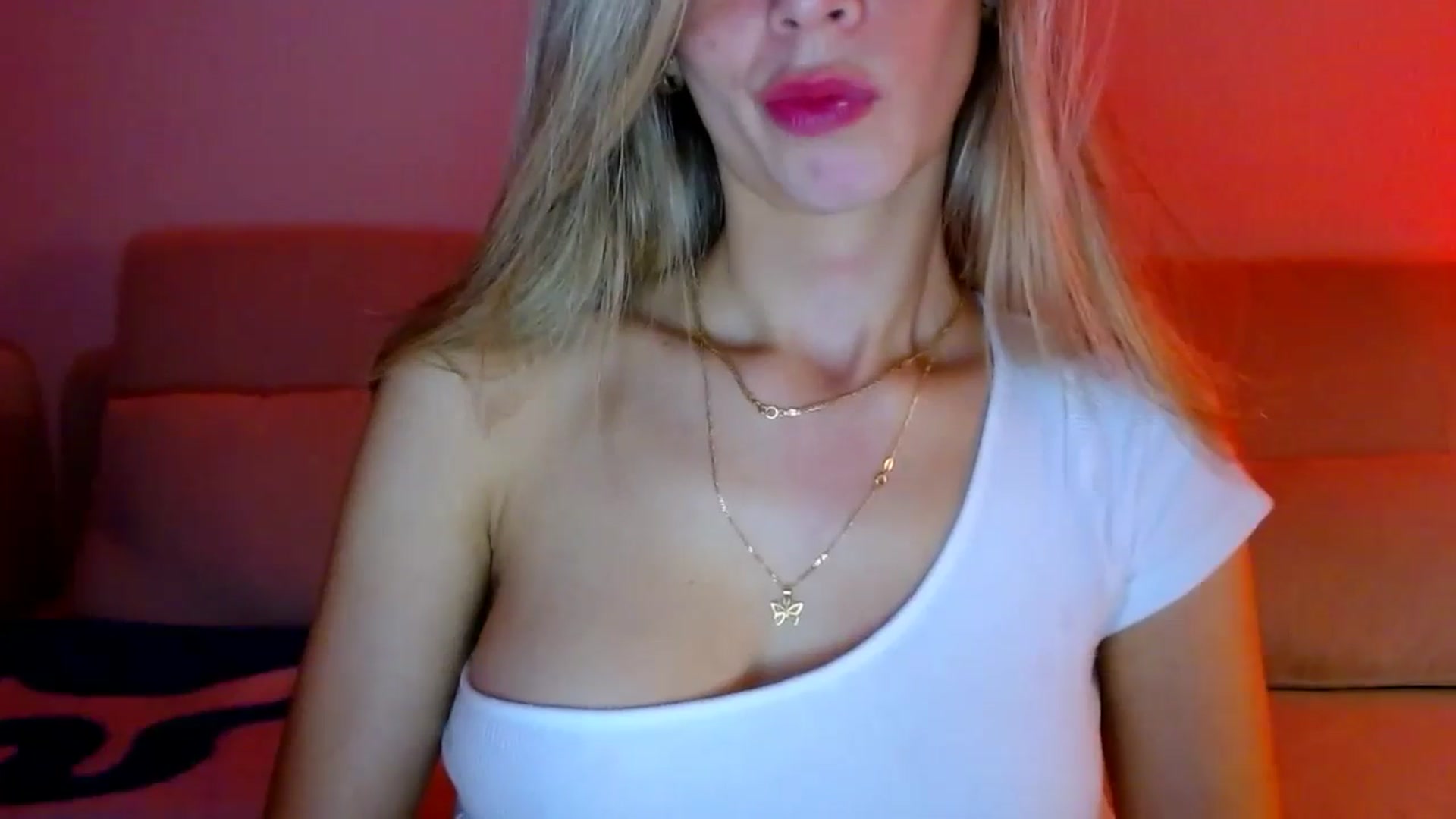Gallery image thumbnail from fresagirl's myfreecams stream on, 11/25/2024, 23:30 image 12 of 20