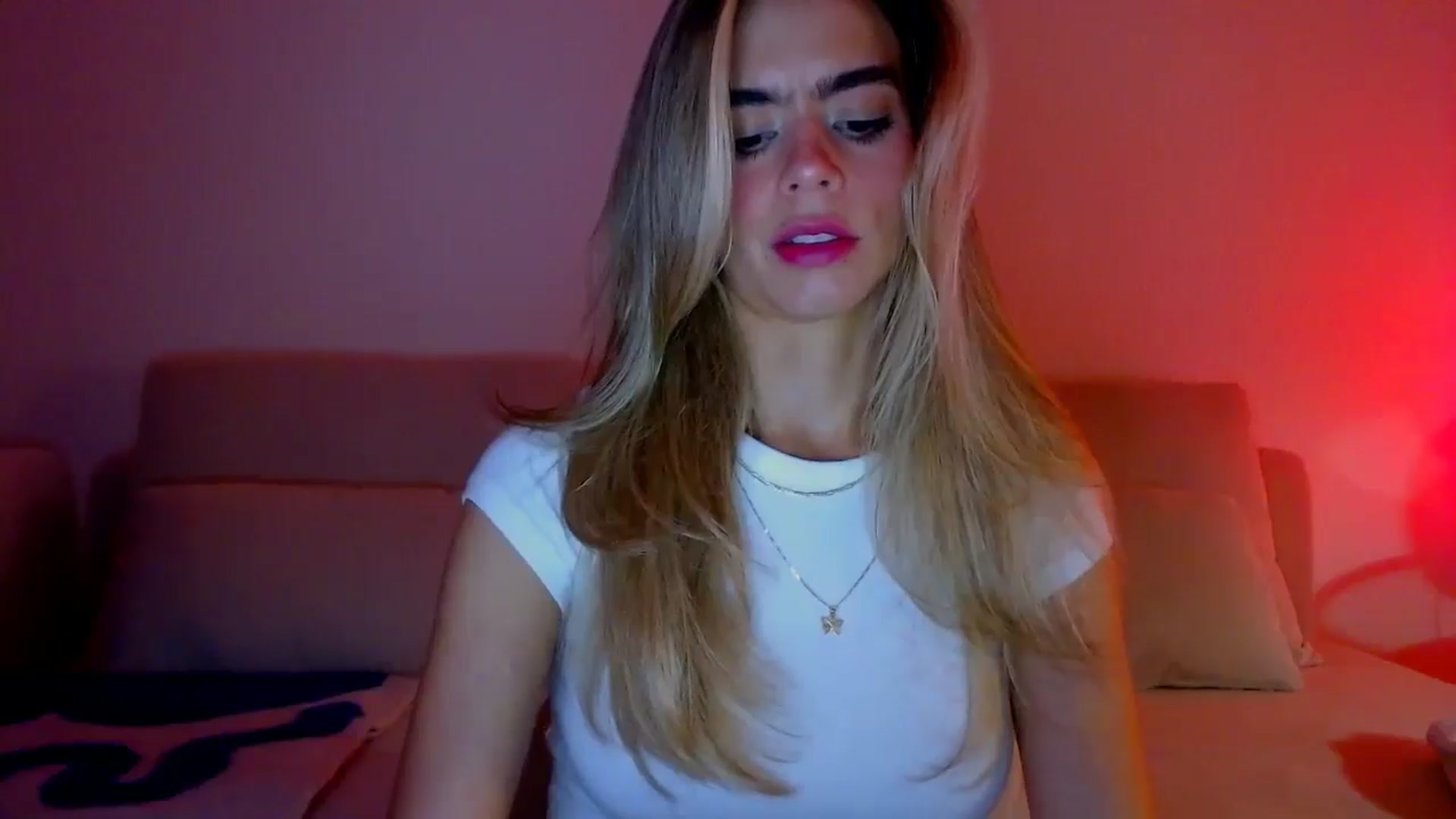Gallery image thumbnail from fresagirl's myfreecams stream on, 11/27/2024, 21:08 image 6 of 20