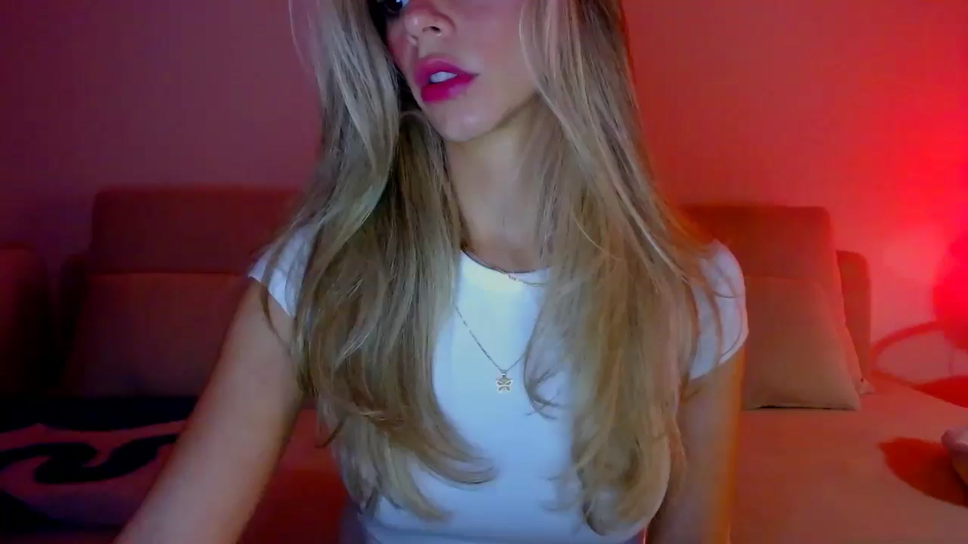 Gallery image thumbnail from fresagirl's myfreecams stream on, 11/27/2024, 21:08 image 18 of 20