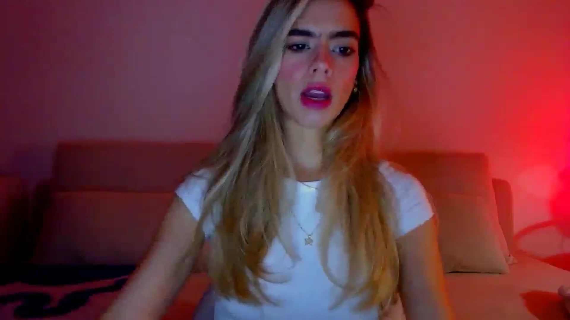 Gallery image thumbnail from fresagirl's myfreecams stream on, 11/27/2024, 21:08 image 12 of 20