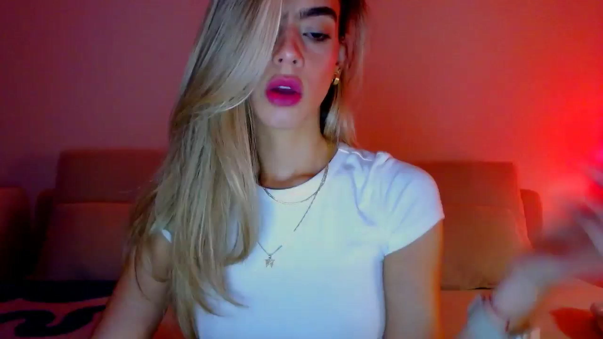 Gallery image thumbnail from fresagirl's myfreecams stream on, 11/27/2024, 21:08 image 14 of 20