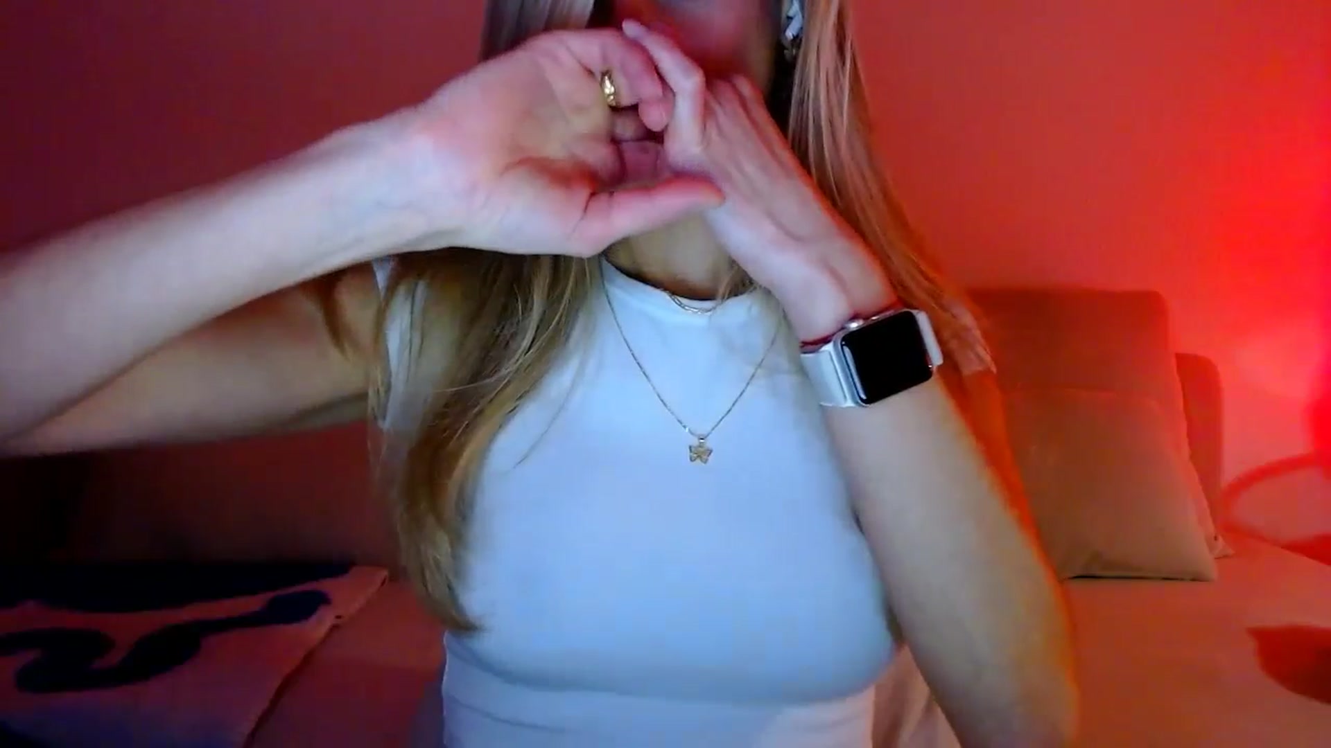 Gallery image thumbnail from fresagirl's myfreecams stream on, 11/27/2024, 21:35 image 16 of 20