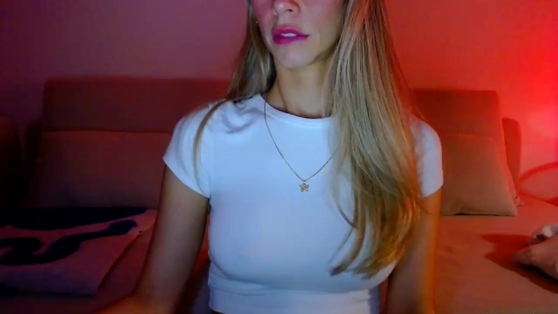 Gallery image thumbnail from fresagirl's myfreecams stream on, 11/27/2024, 21:52 image 8 of 20