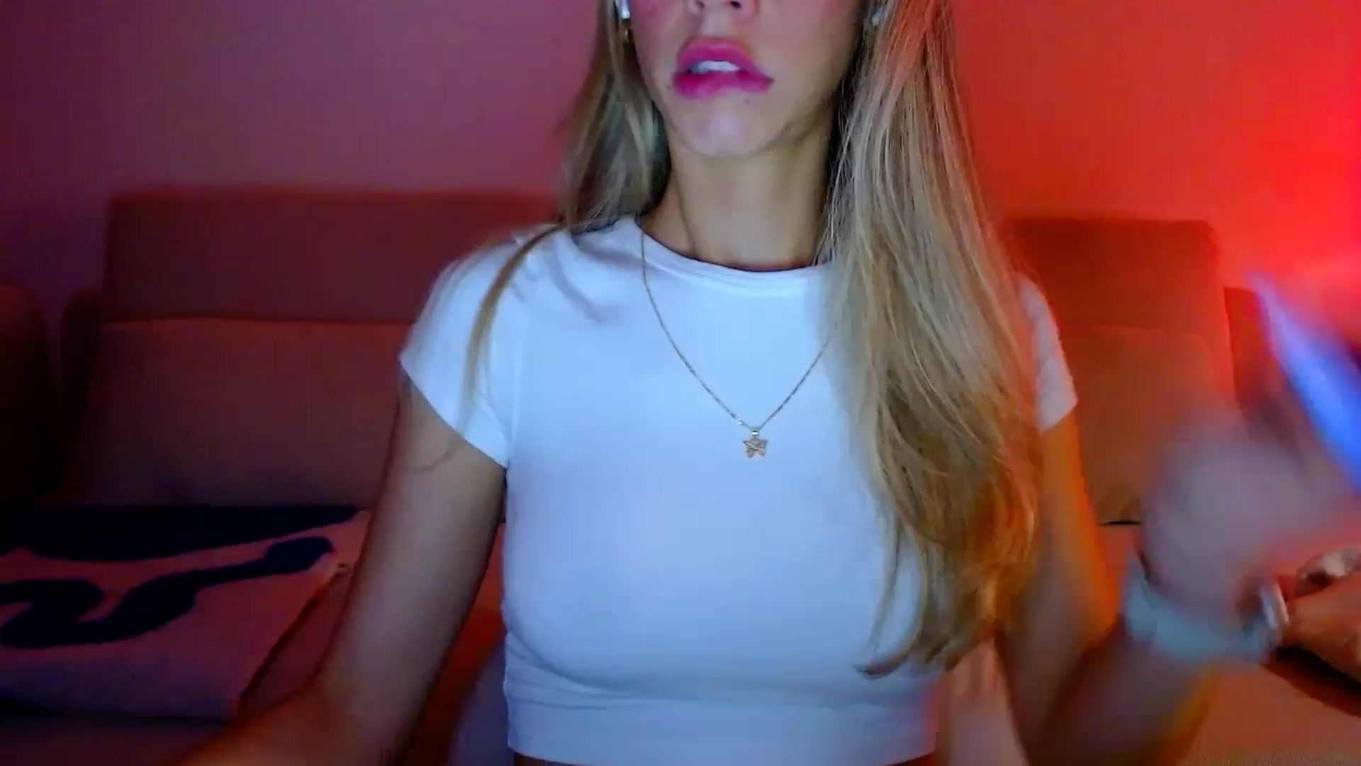 Gallery image thumbnail from fresagirl's myfreecams stream on, 11/27/2024, 21:52 image 6 of 20