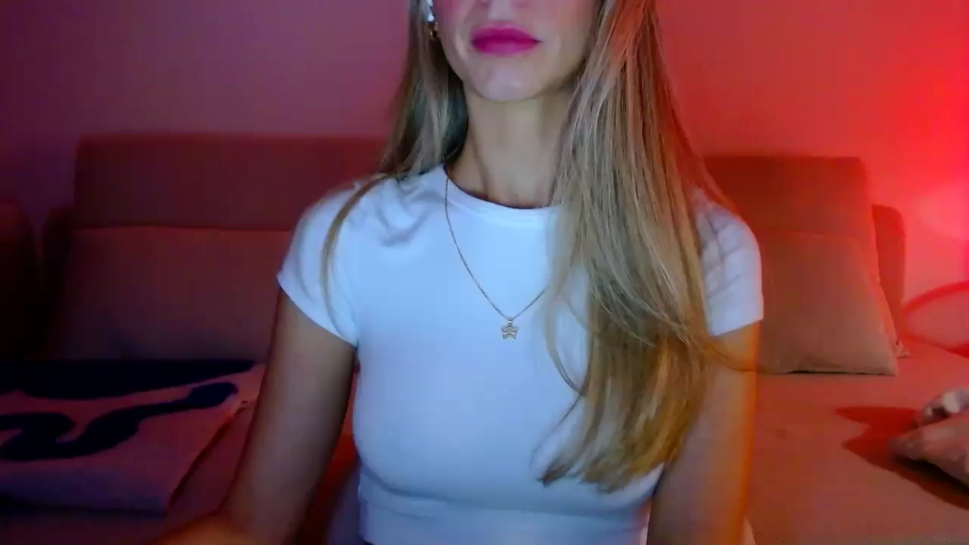 Gallery image thumbnail from fresagirl's myfreecams stream on, 11/27/2024, 21:52 image 11 of 20