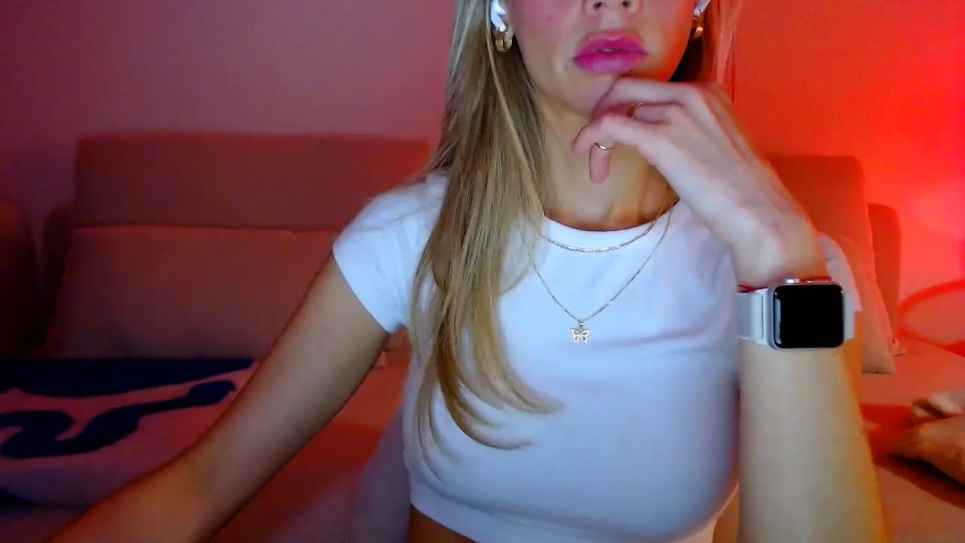 Gallery image thumbnail from fresagirl's myfreecams stream on, 11/27/2024, 23:03 image 15 of 20