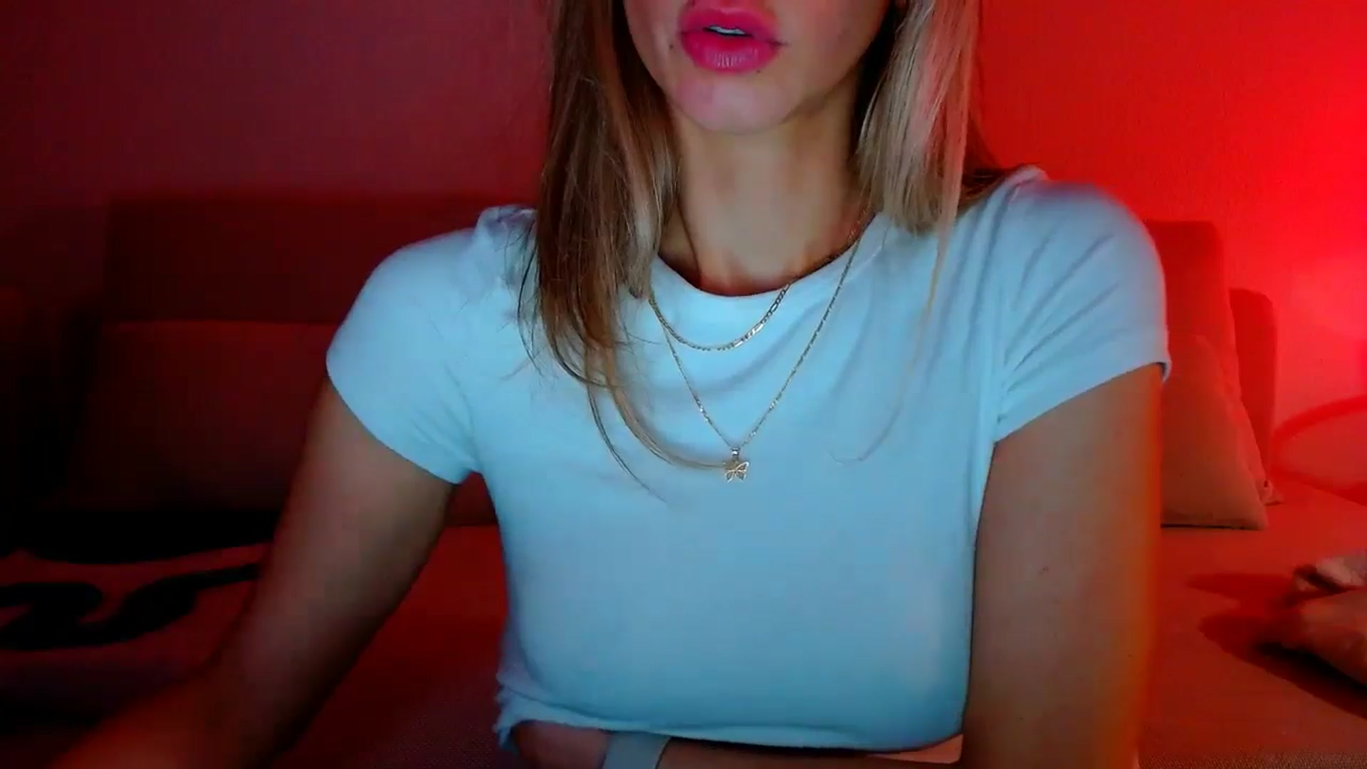 Gallery image thumbnail from fresagirl's myfreecams stream on, 11/27/2024, 23:03 image 10 of 20