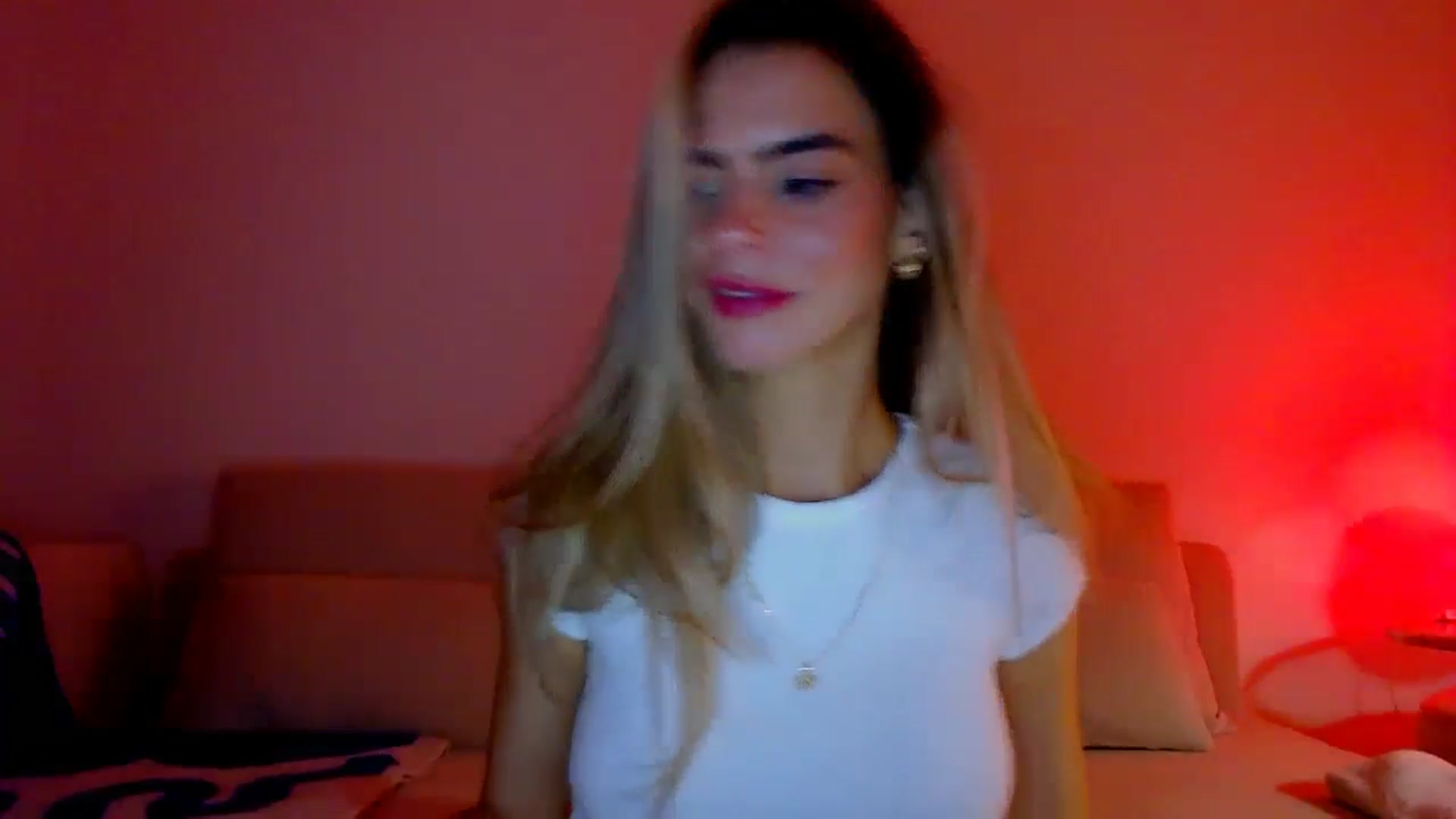 Gallery image thumbnail from fresagirl's myfreecams stream on, 11/28/2024, 21:32 image 15 of 20
