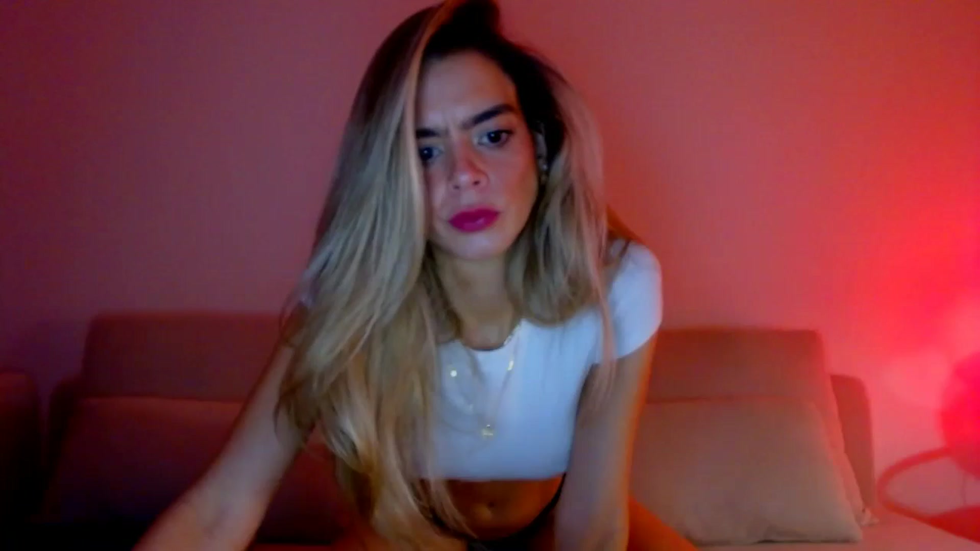 Gallery image thumbnail from fresagirl's myfreecams stream on, 11/28/2024, 21:32 image 8 of 20