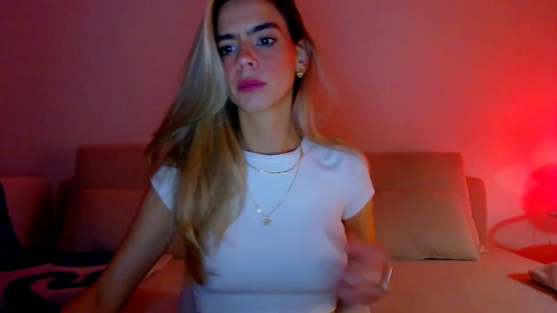 Gallery image thumbnail from fresagirl's myfreecams stream on, 11/28/2024, 21:47 image 2 of 20
