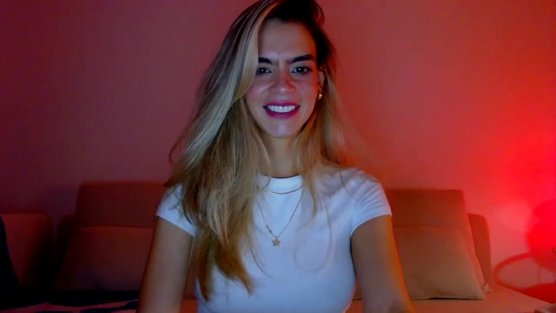 Gallery image thumbnail from fresagirl's myfreecams stream on, 11/28/2024, 21:47 image 5 of 20
