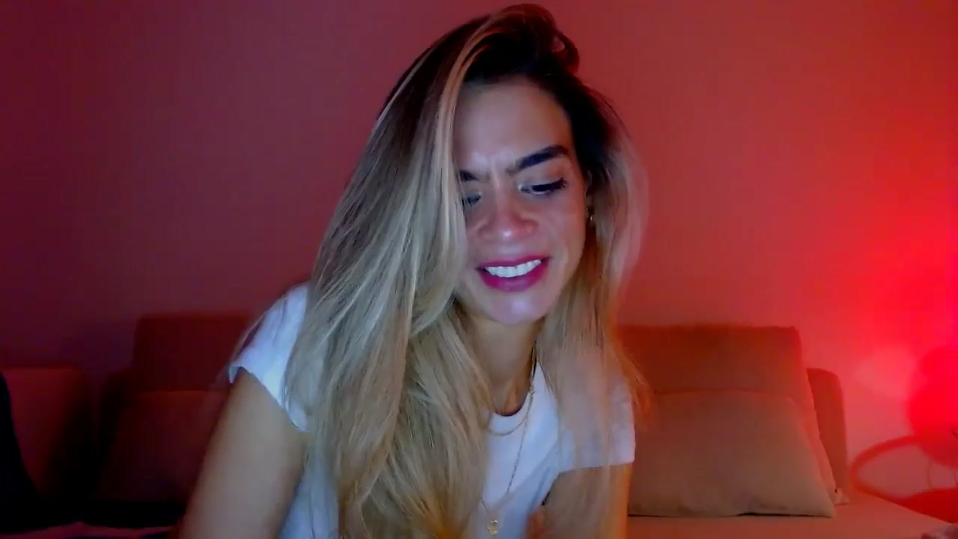 Gallery image thumbnail from fresagirl's myfreecams stream on, 11/28/2024, 21:47 image 4 of 20