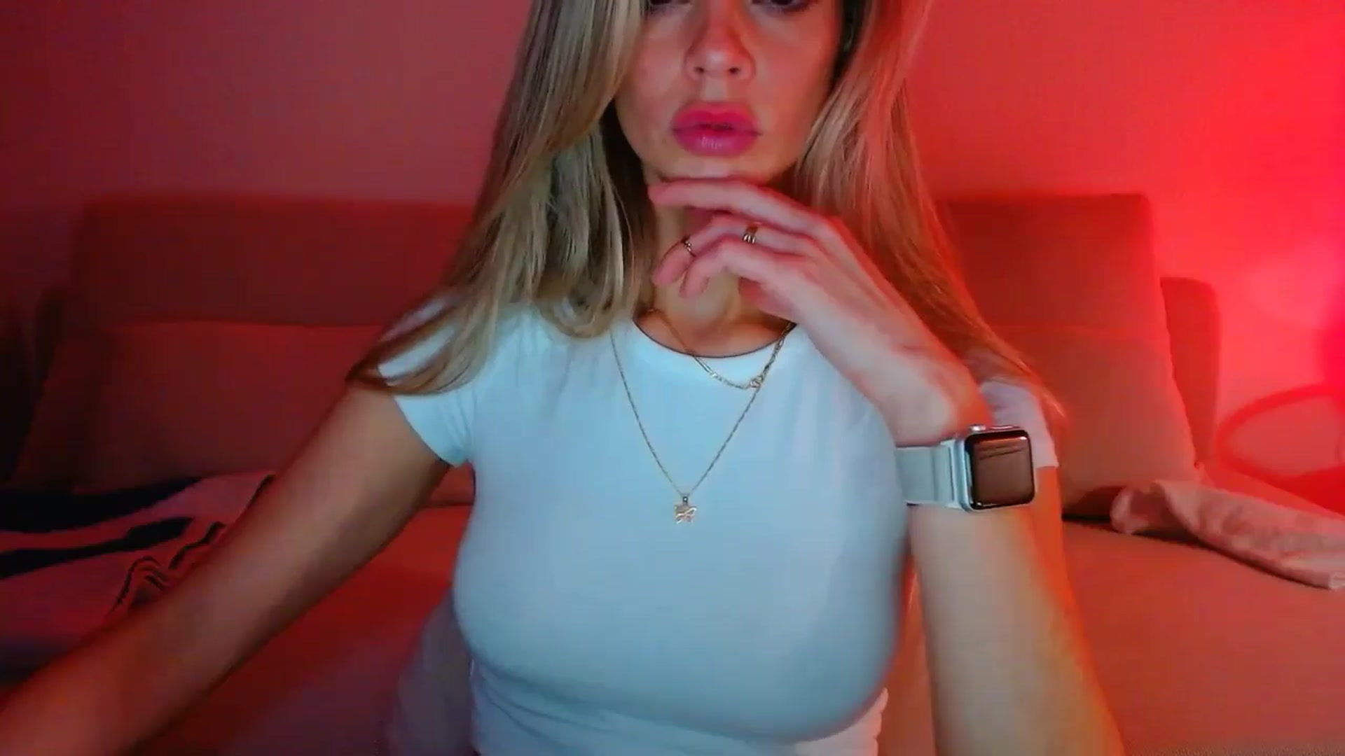 Gallery image thumbnail from fresagirl's myfreecams stream on, 11/29/2024, 24:01 image 18 of 20