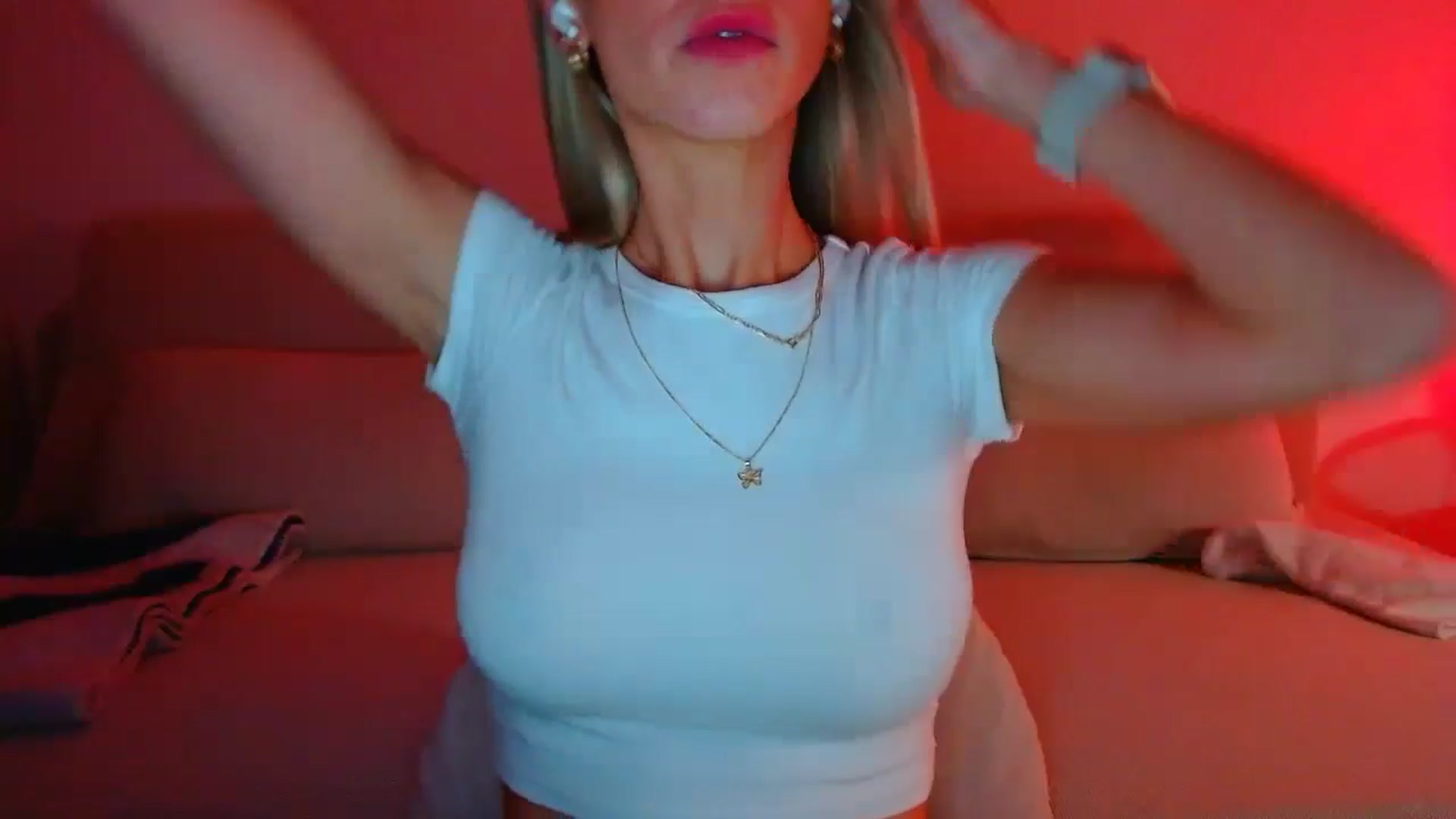 Gallery image thumbnail from fresagirl's myfreecams stream on, 11/29/2024, 24:01 image 20 of 20